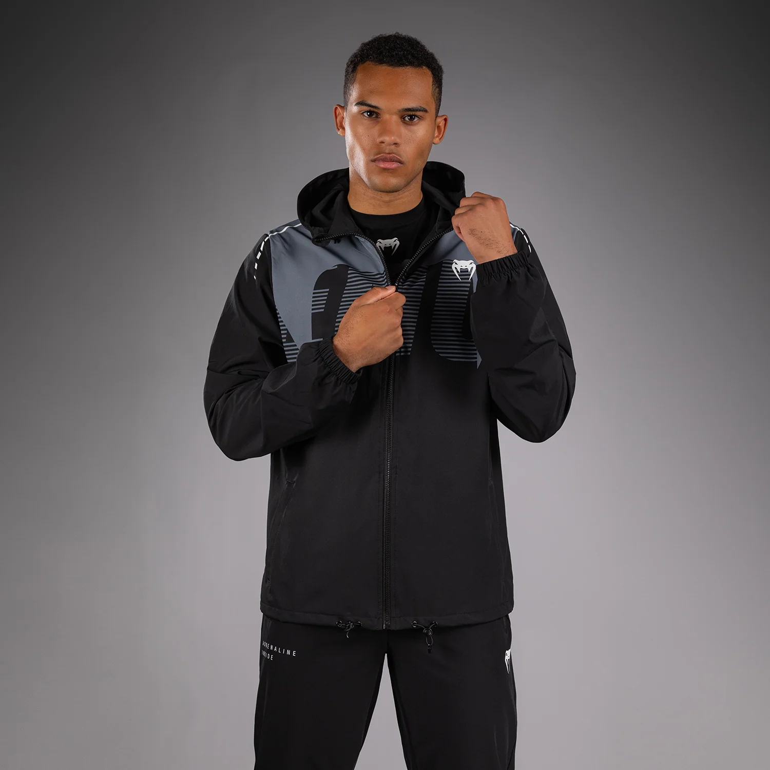 Venum Adrenaline Chaqueta Deportiva – Negro/Gris Plateado - Image 4