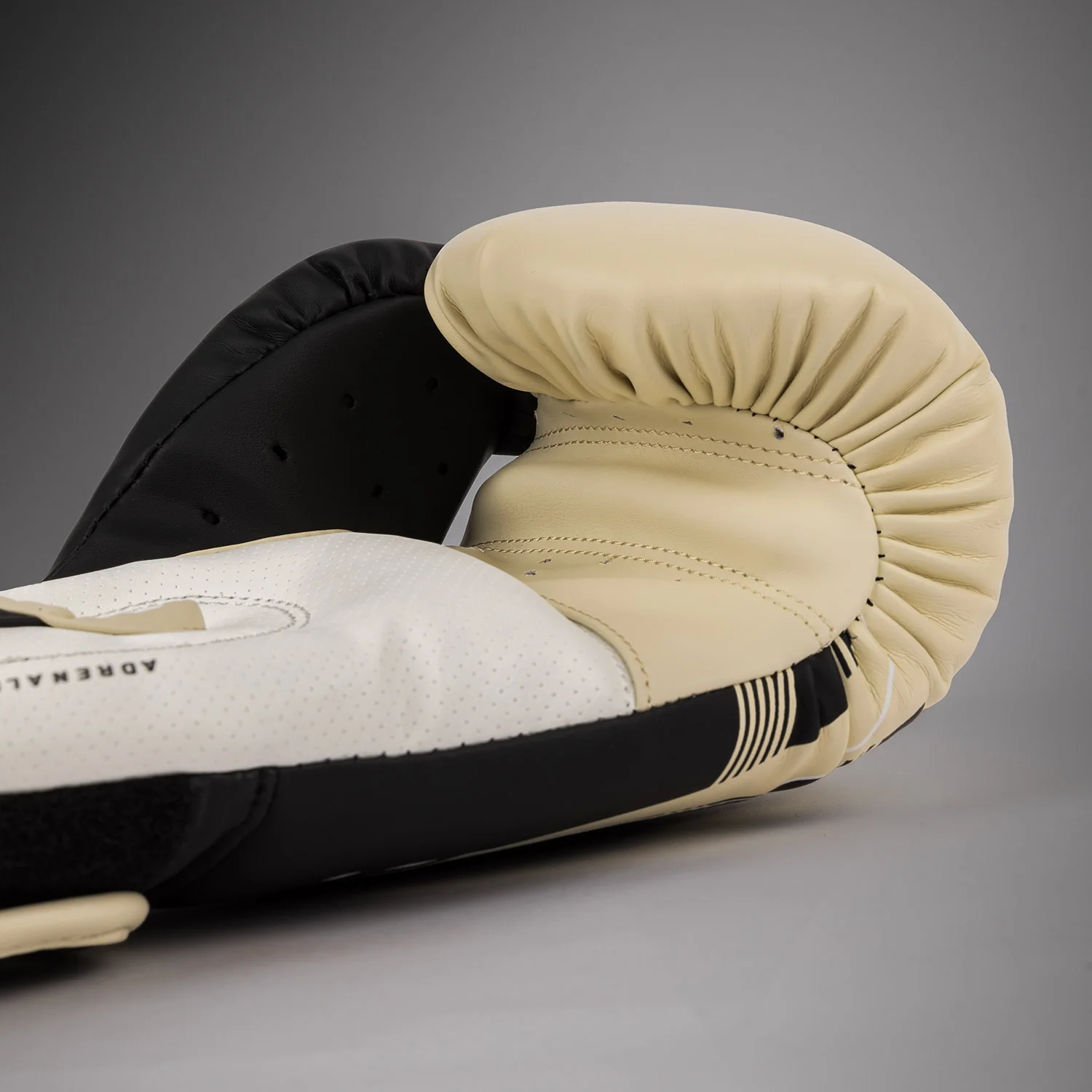Venum Adrenaline Guantes de Boxeo – Negro/Marfil - Image 4