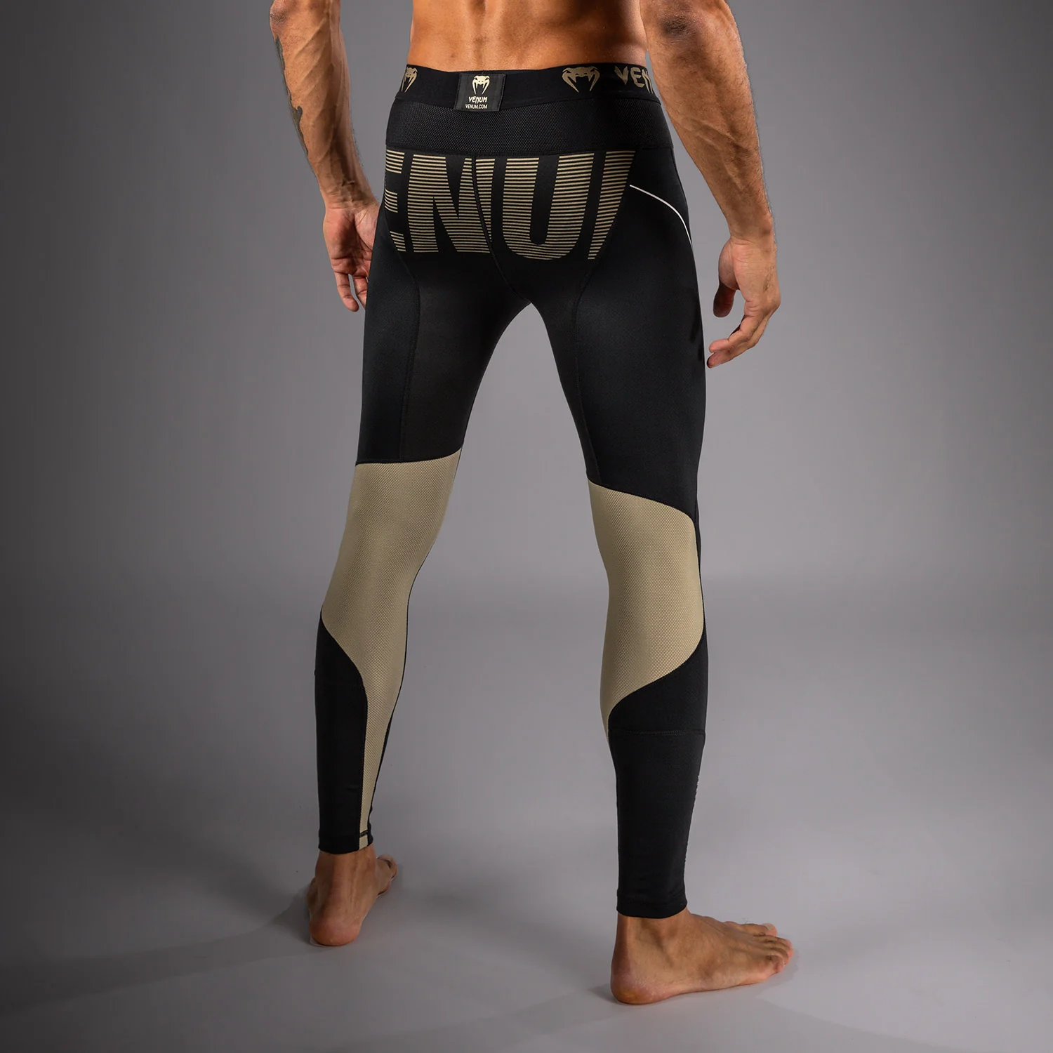 Venum Adrenaline Pantalones Compresivos – Negro/Arena - Image 3