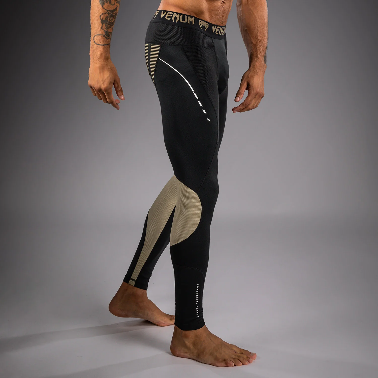 Venum Adrenaline Pantalones Compresivos – Negro/Arena - Image 4