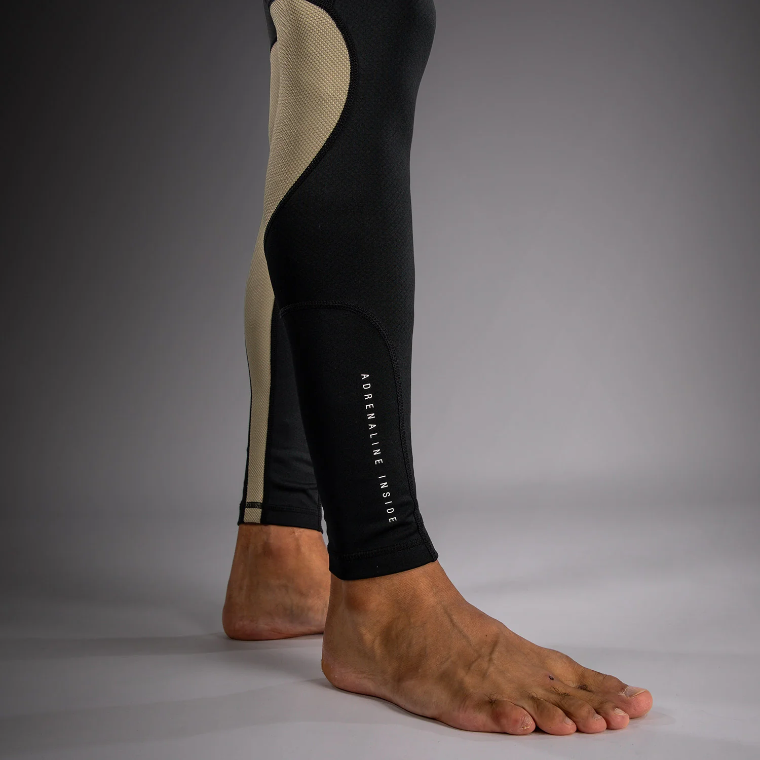 Venum Adrenaline Pantalones Compresivos – Negro/Arena - Image 6