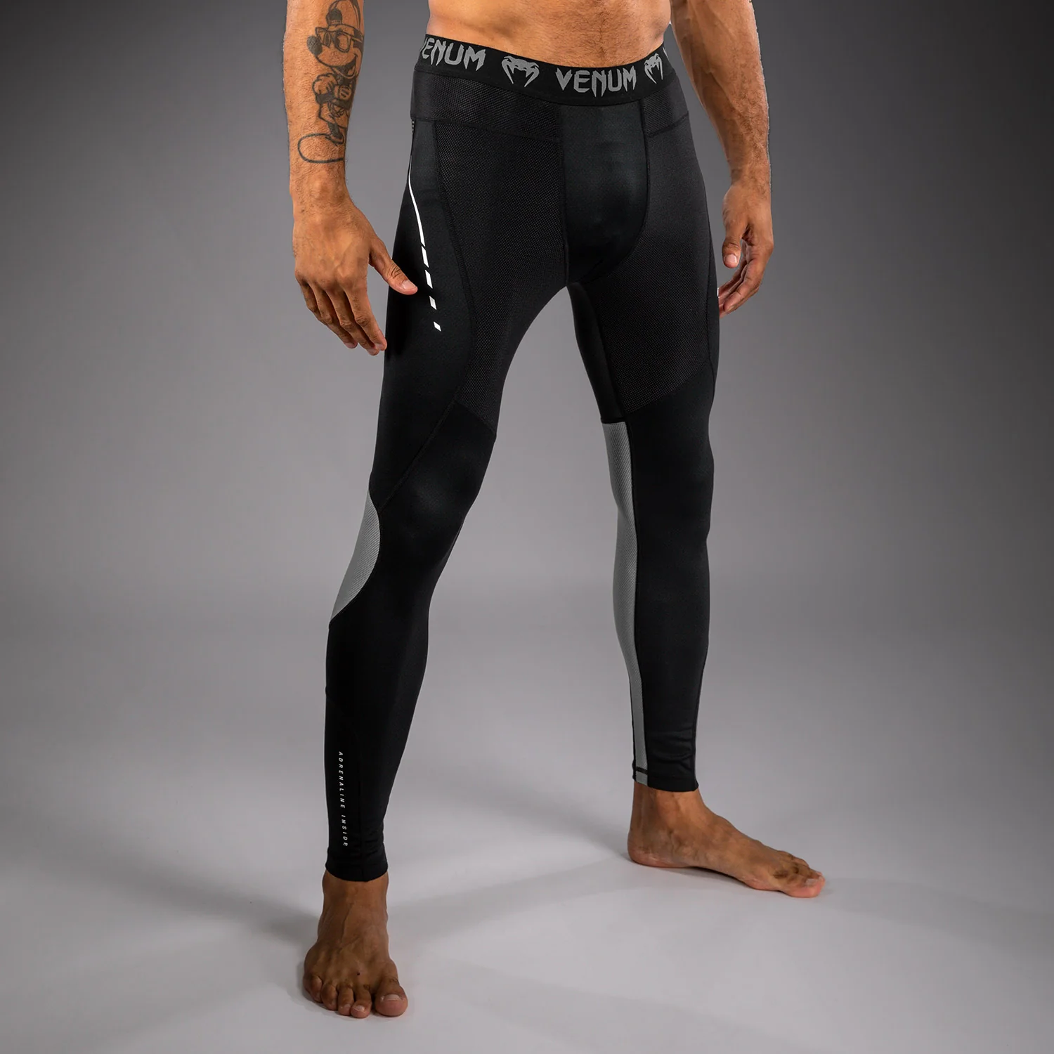 Venum Adrenaline Pantalones Compresores – Negro/Gris Plateado - Image 2