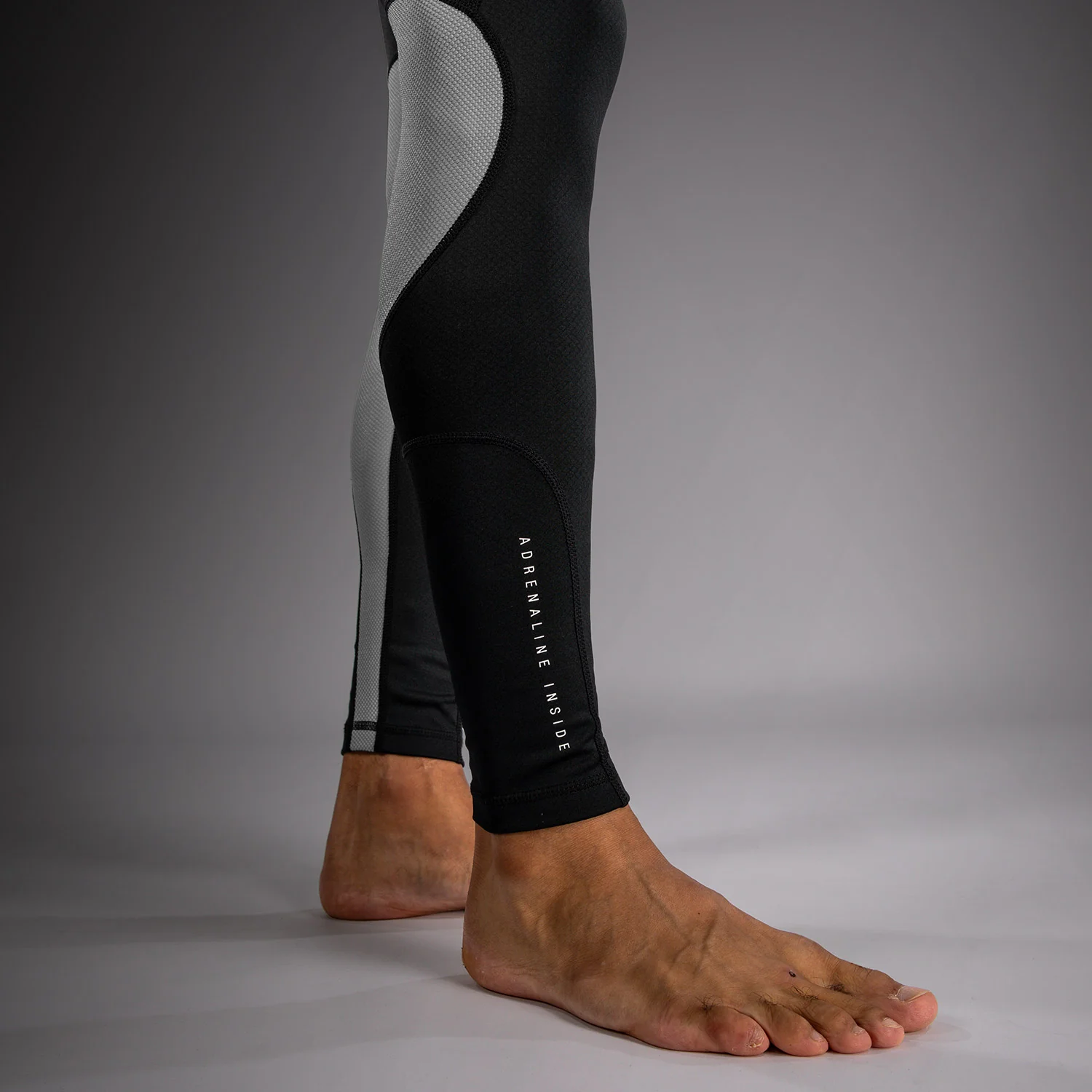 Venum Adrenaline Pantalones Compresores – Negro/Gris Plateado - Image 6