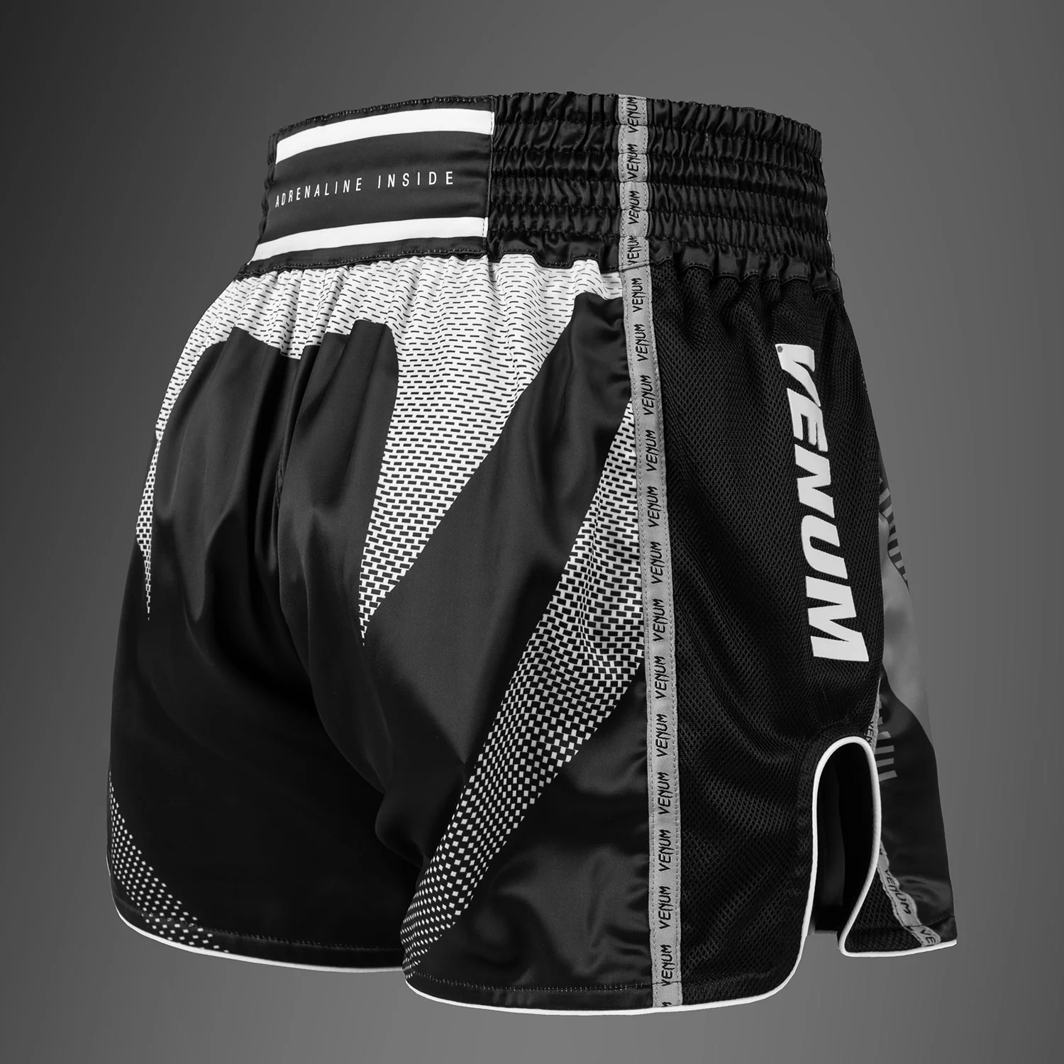 Venum Adrenaline Pantalones Cortos Muay Thai – Negro/Gris Plateado - Image 3