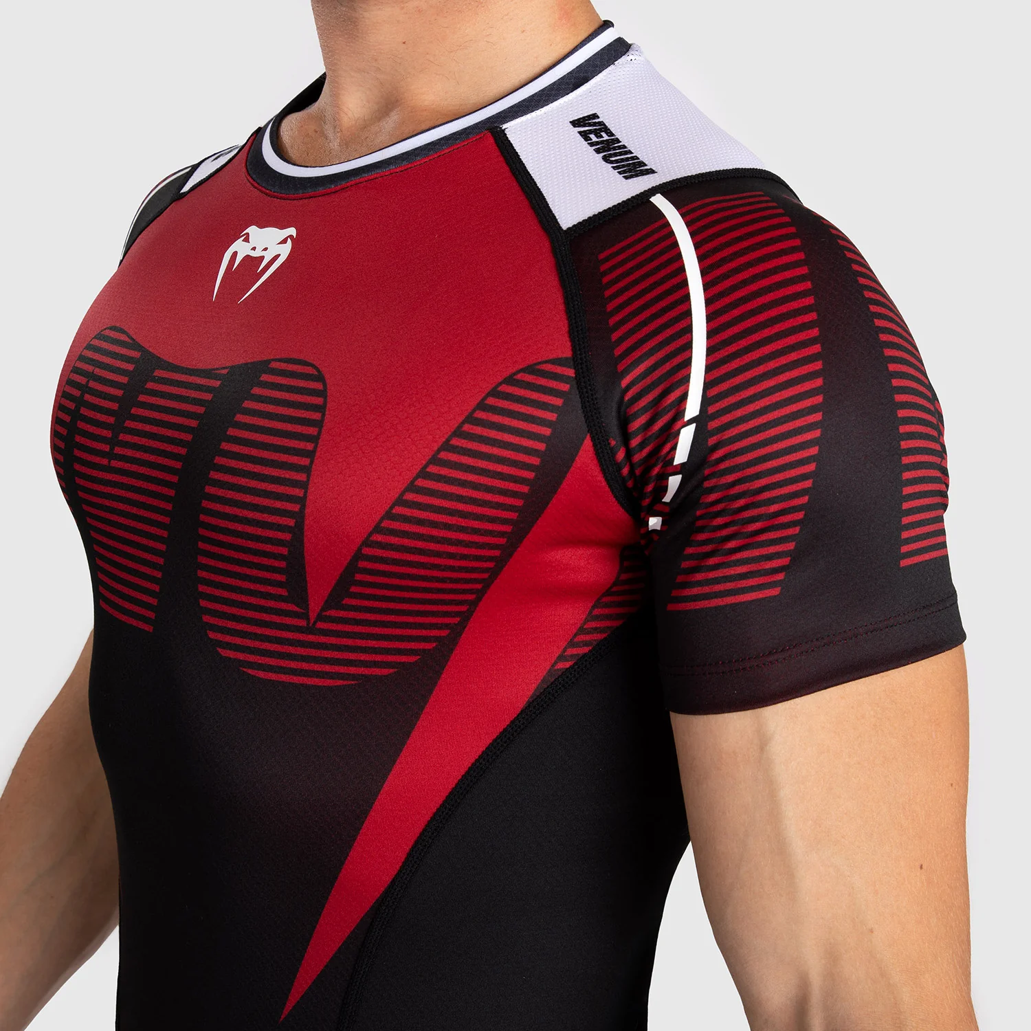 Venum Adrenaline Rashguard de Manga Corta para Hombre - Red - Image 4