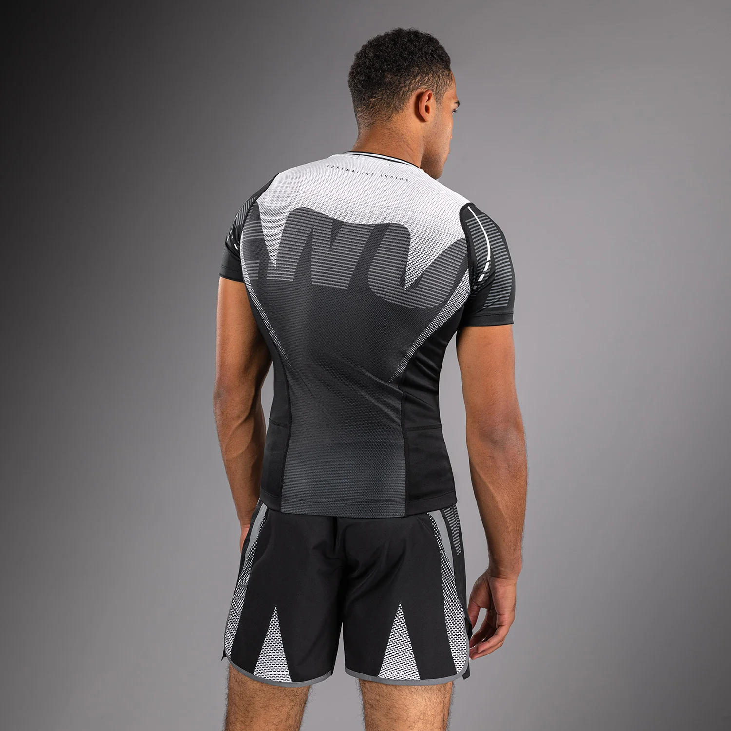Venum Adrenaline Rashguard Manga Corta – Negro/Gris Plateado - Image 3