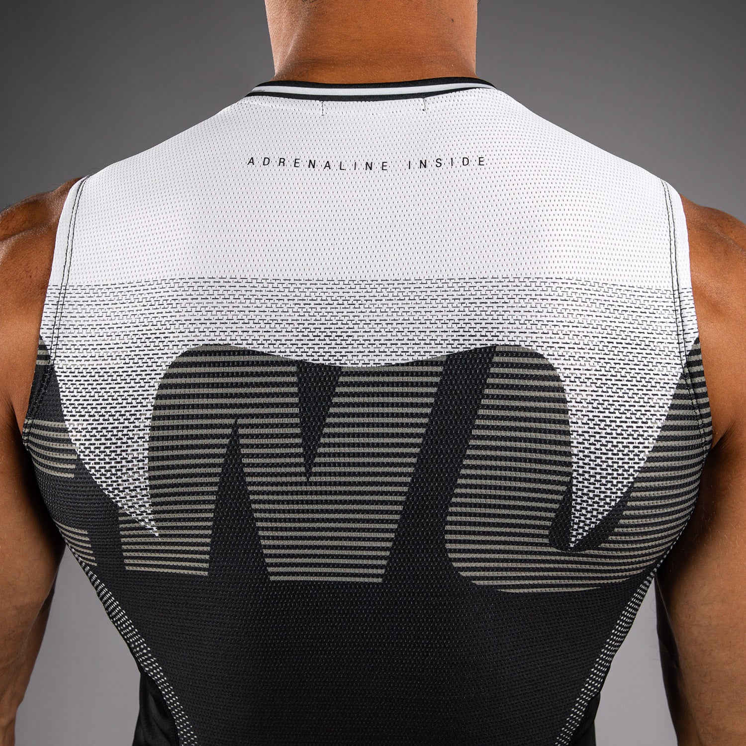 Venum Adrenaline Rashguards Sin Mangas – Negro/Arena - Image 4