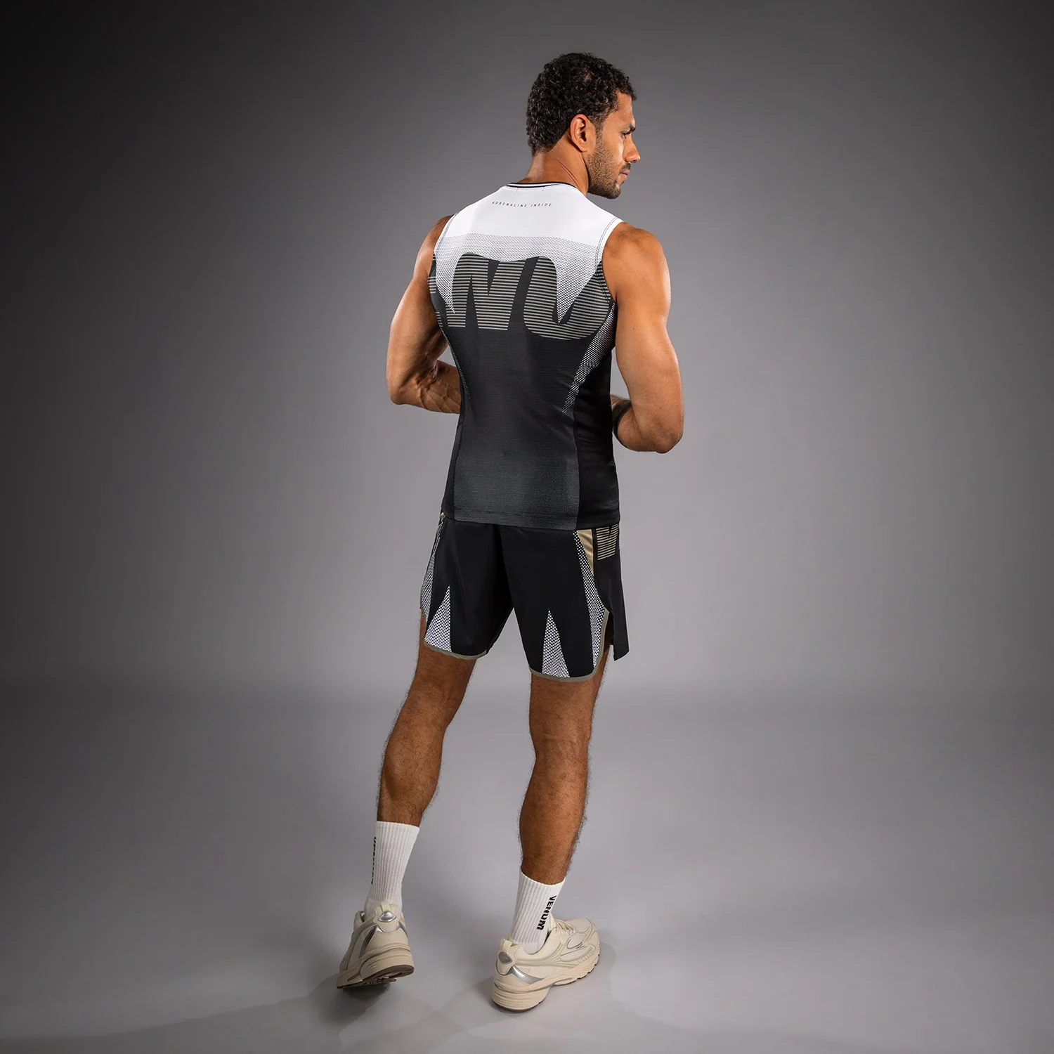 Venum Adrenaline Rashguards Sin Mangas – Negro/Arena - Image 5