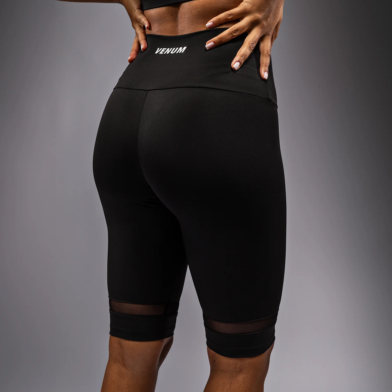 Venum Aero XT Pantalones cortos de compresión para mujer - Negro - Image 6