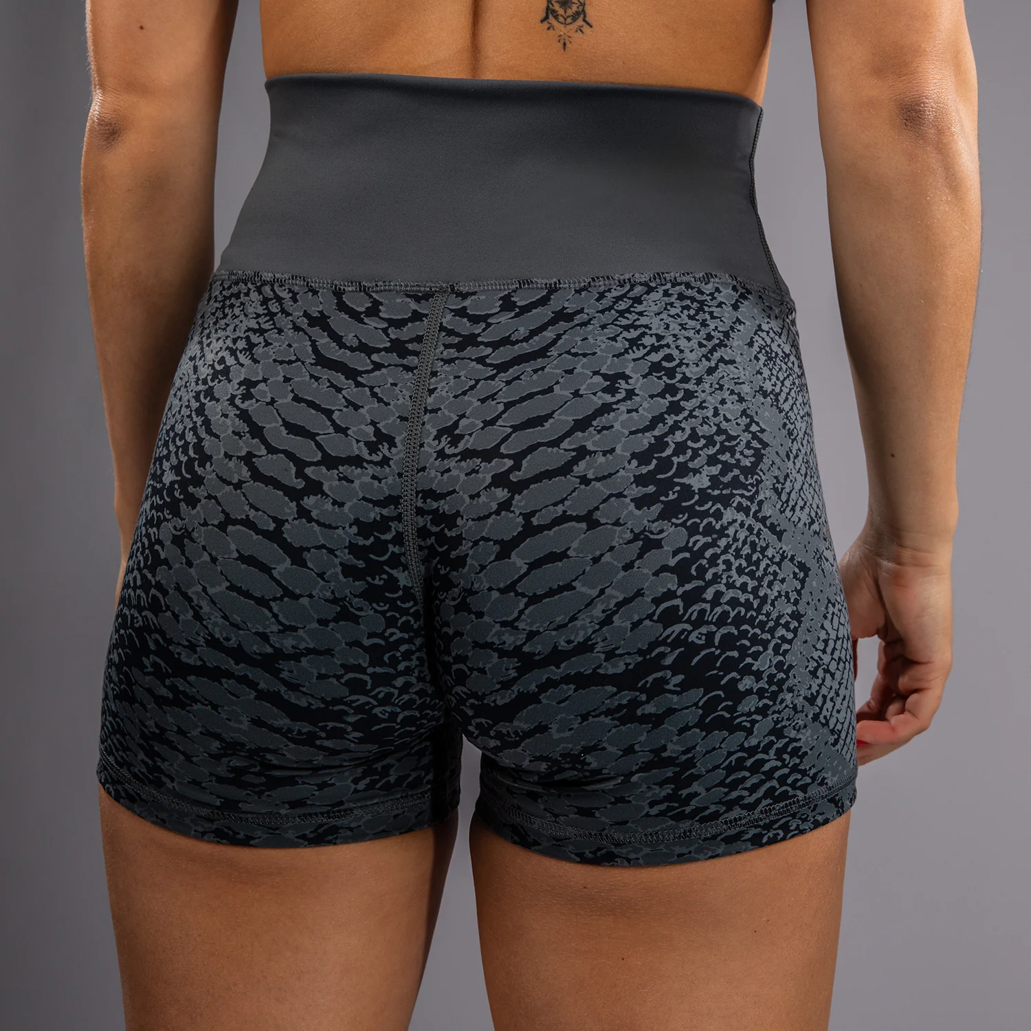 Venum Amazonia Pantalones Cortos de Compresión para Mujer - Gris Oscuro - Image 7