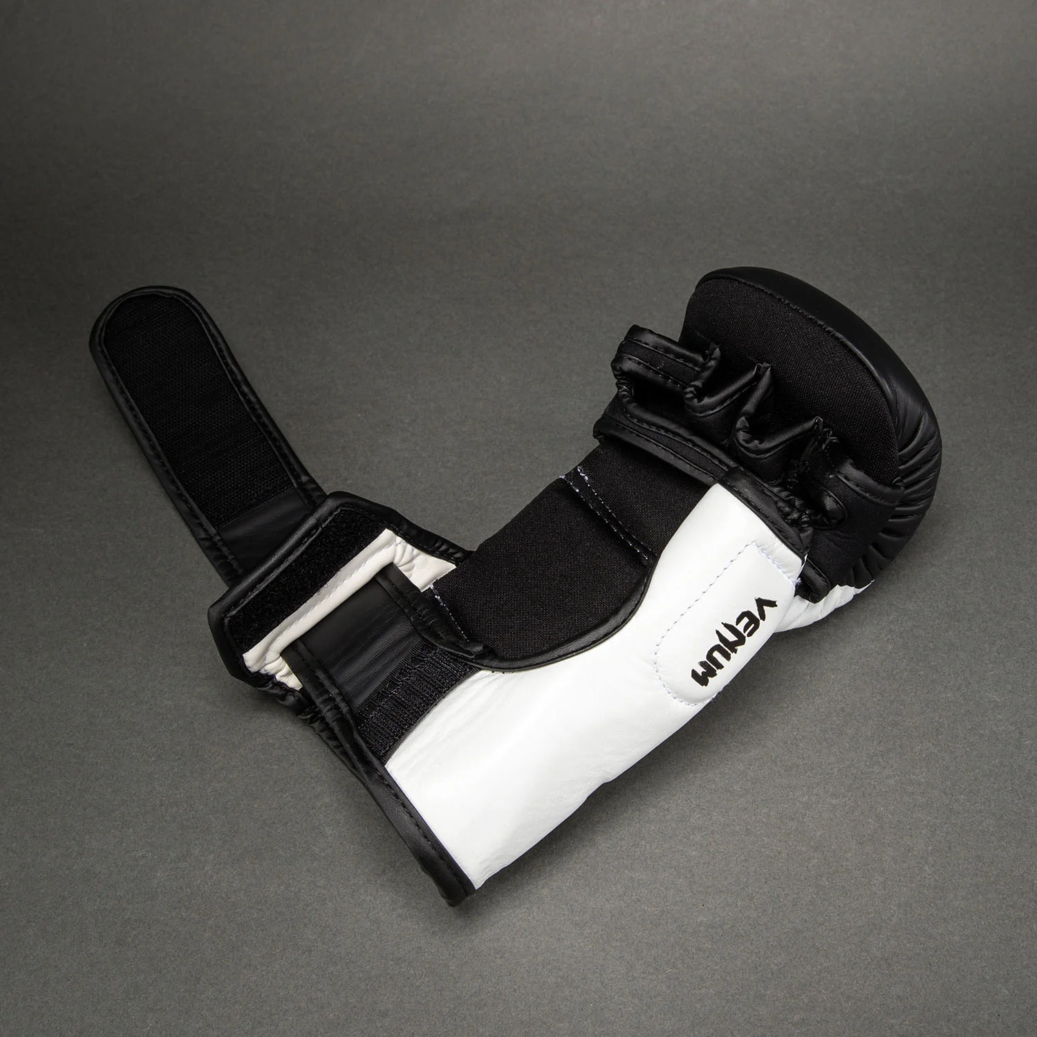 Venum Attack 2.0 Guantes de Sparring de Piel – Negro/Blanco - Image 6