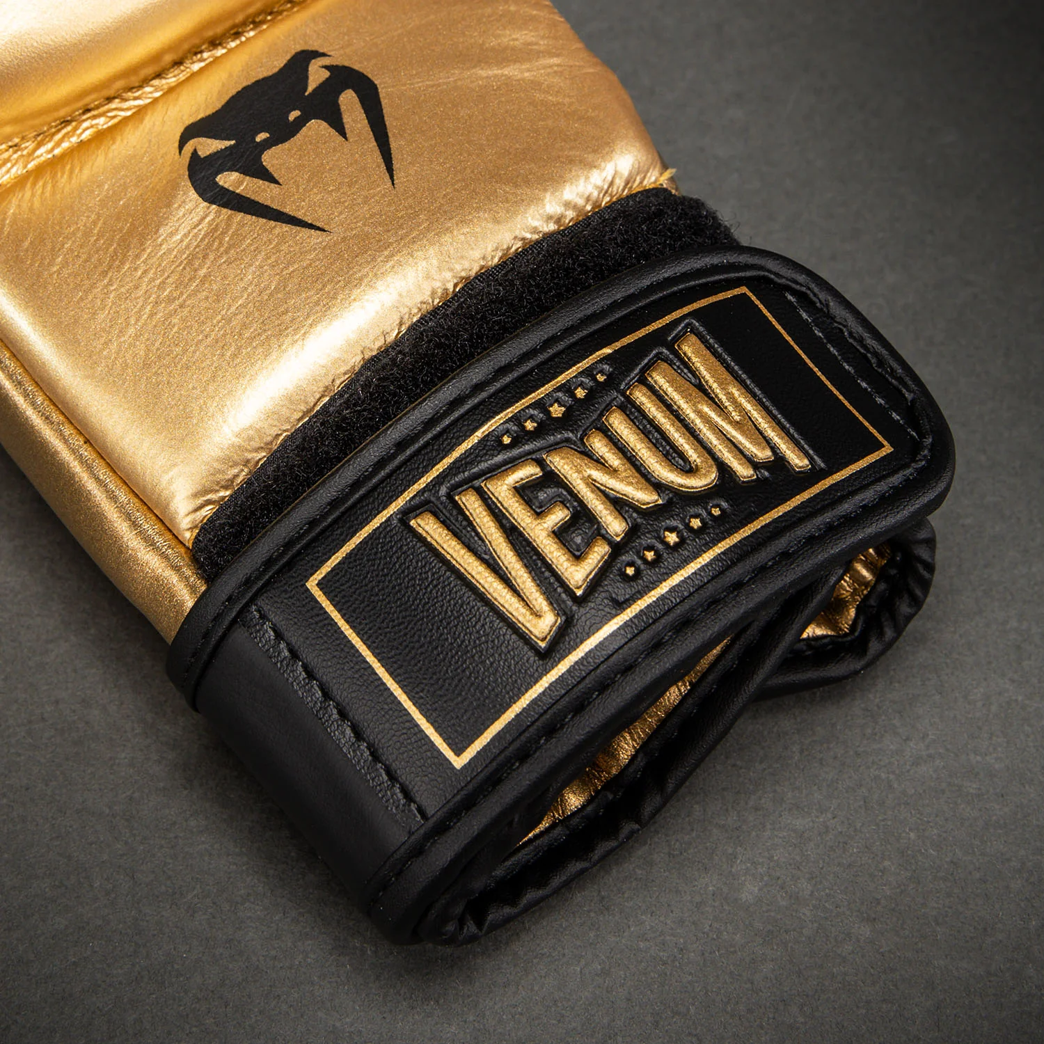 Venum Attack 2.0 Guantes de Sparring de Piel – Oro/Negro - Image 4