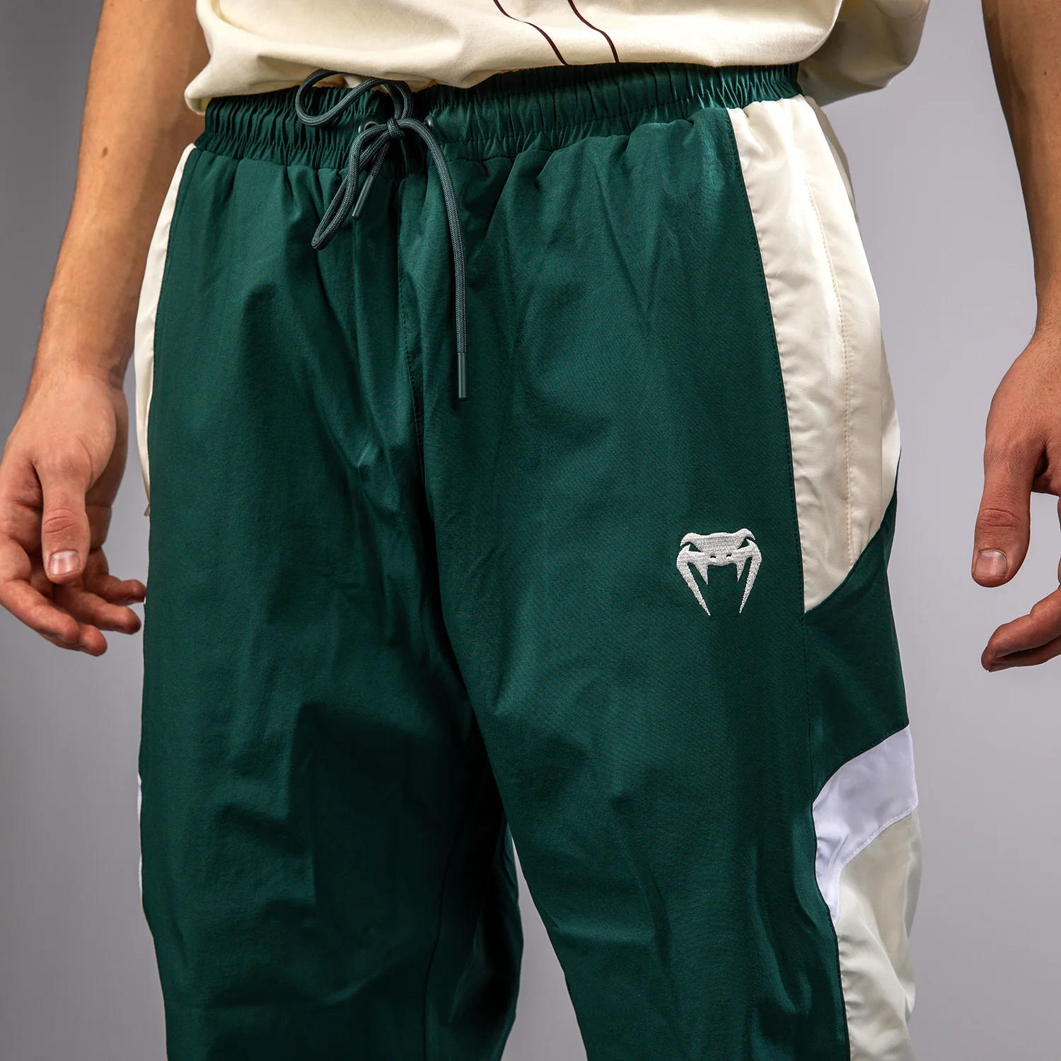Venum Attack 90 Pantalones de Chándal - Verde Bosque/Hielo - Image 5