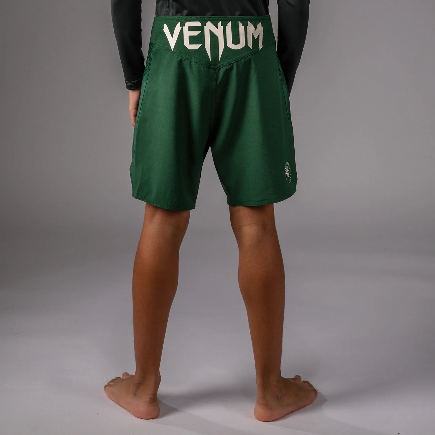 Venum Attack Fightshorts Niños - Verde Bosque/ Blanco Roto - Image 3