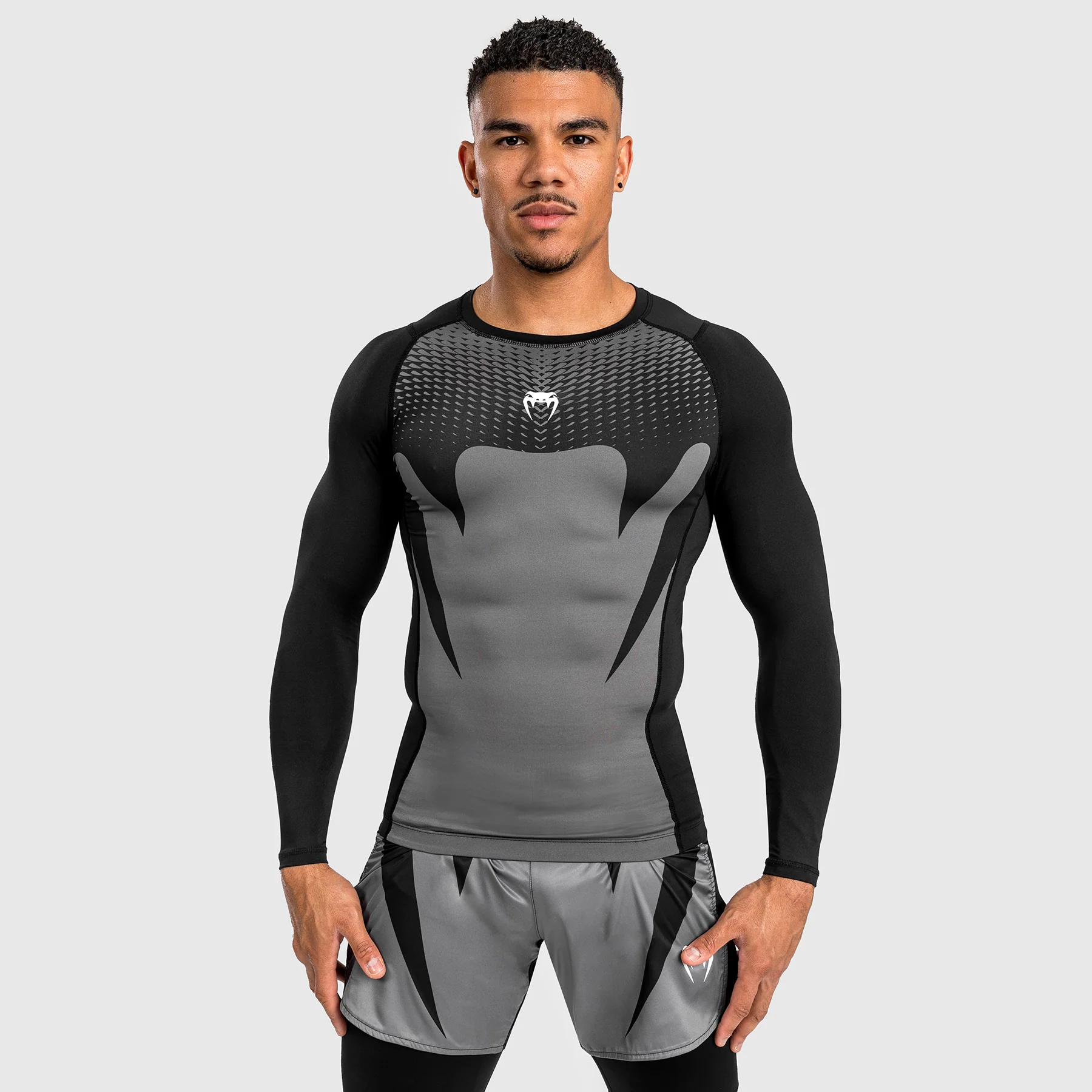 Venum Attack Rashguard de Manga Larga para Hombre - Negro/Gris