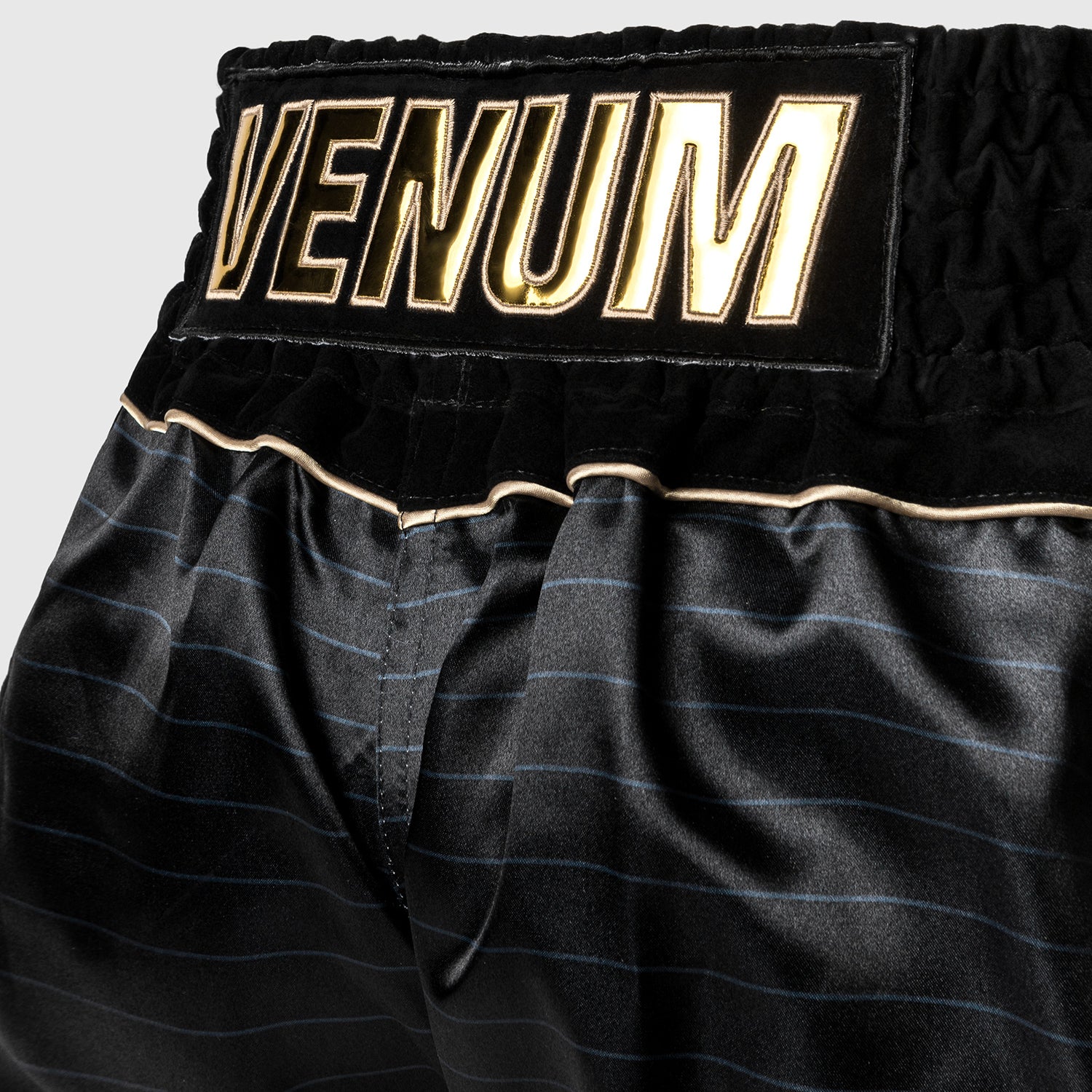 Venum Attack Shorts de Muay Thai - Negro/Gris - Image 4
