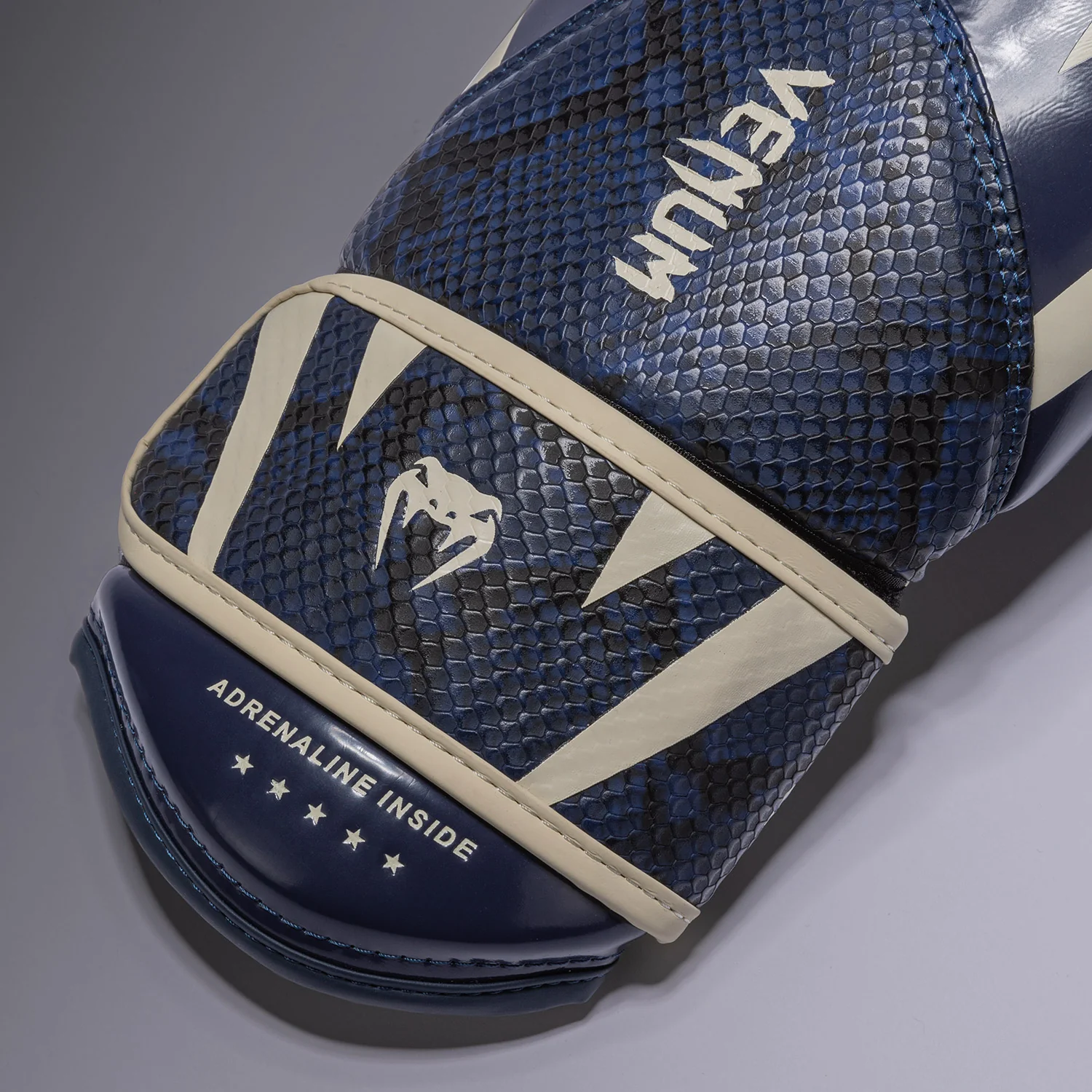Venum Challenger 4.0 Scales Guantes de Boxeo – Azul Medianoche - Image 4