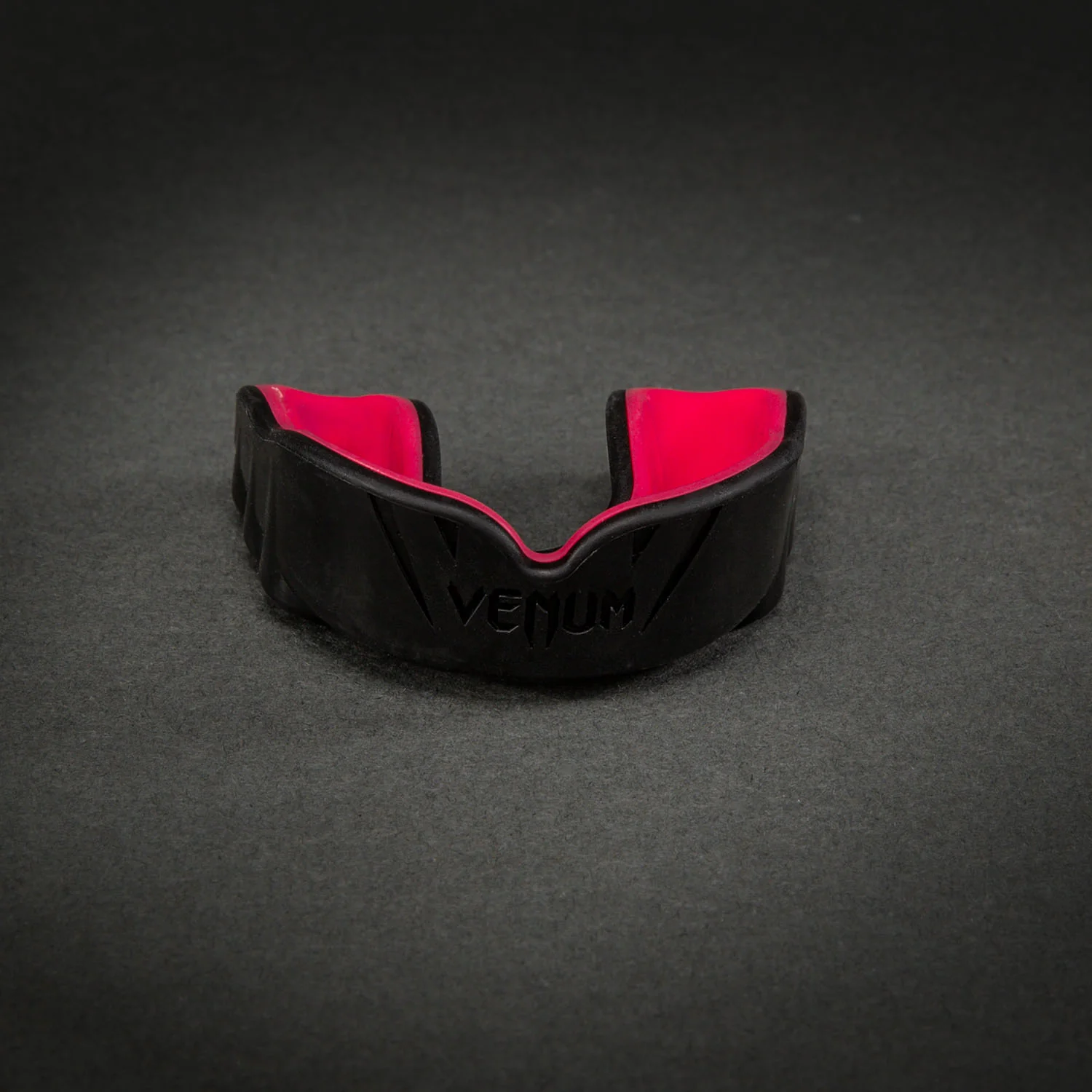 Venum Challenger Protector Bucal – Negro/Frambuesa