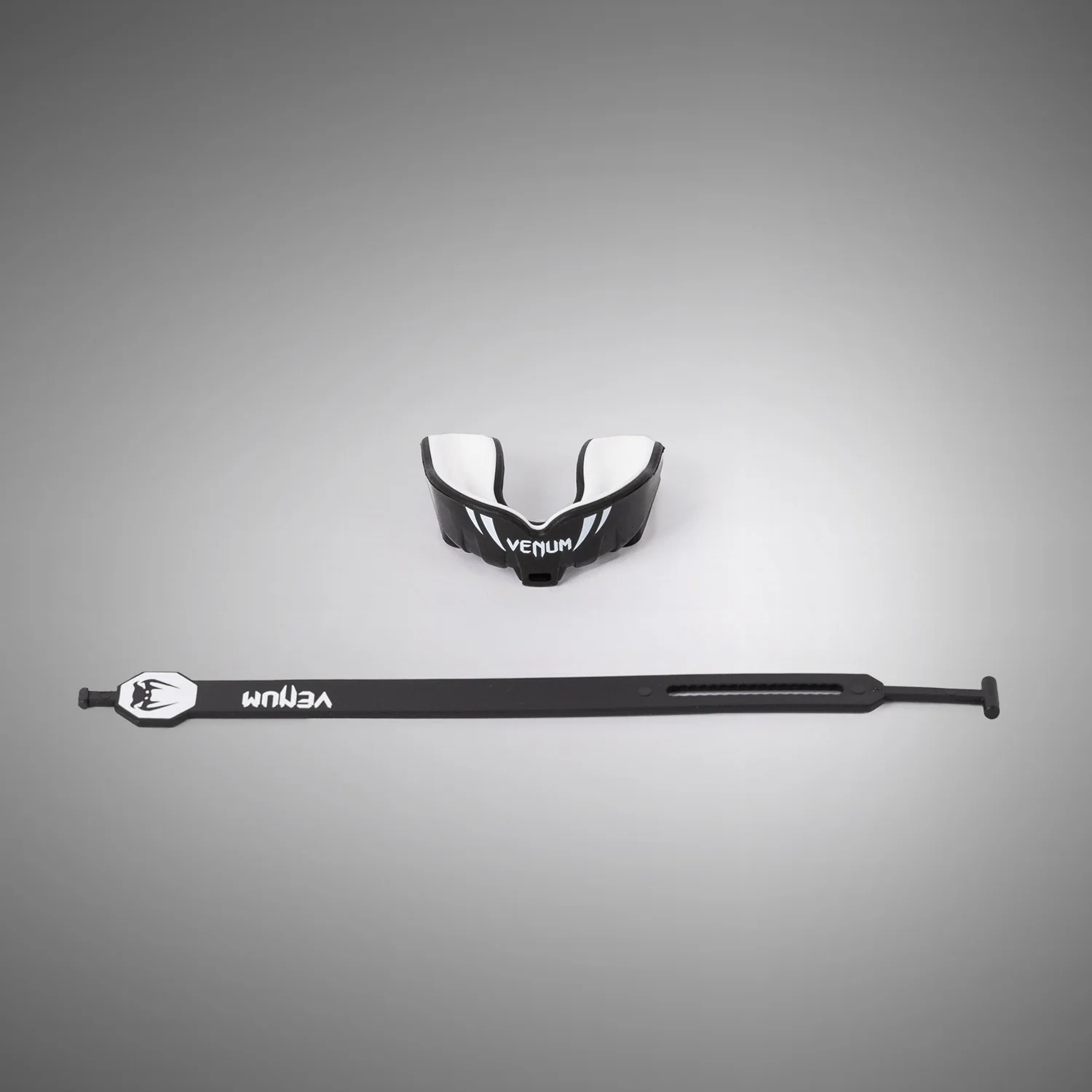 Venum Challenger Protector Bucal Infantil - Negro/Blanco - Image 2
