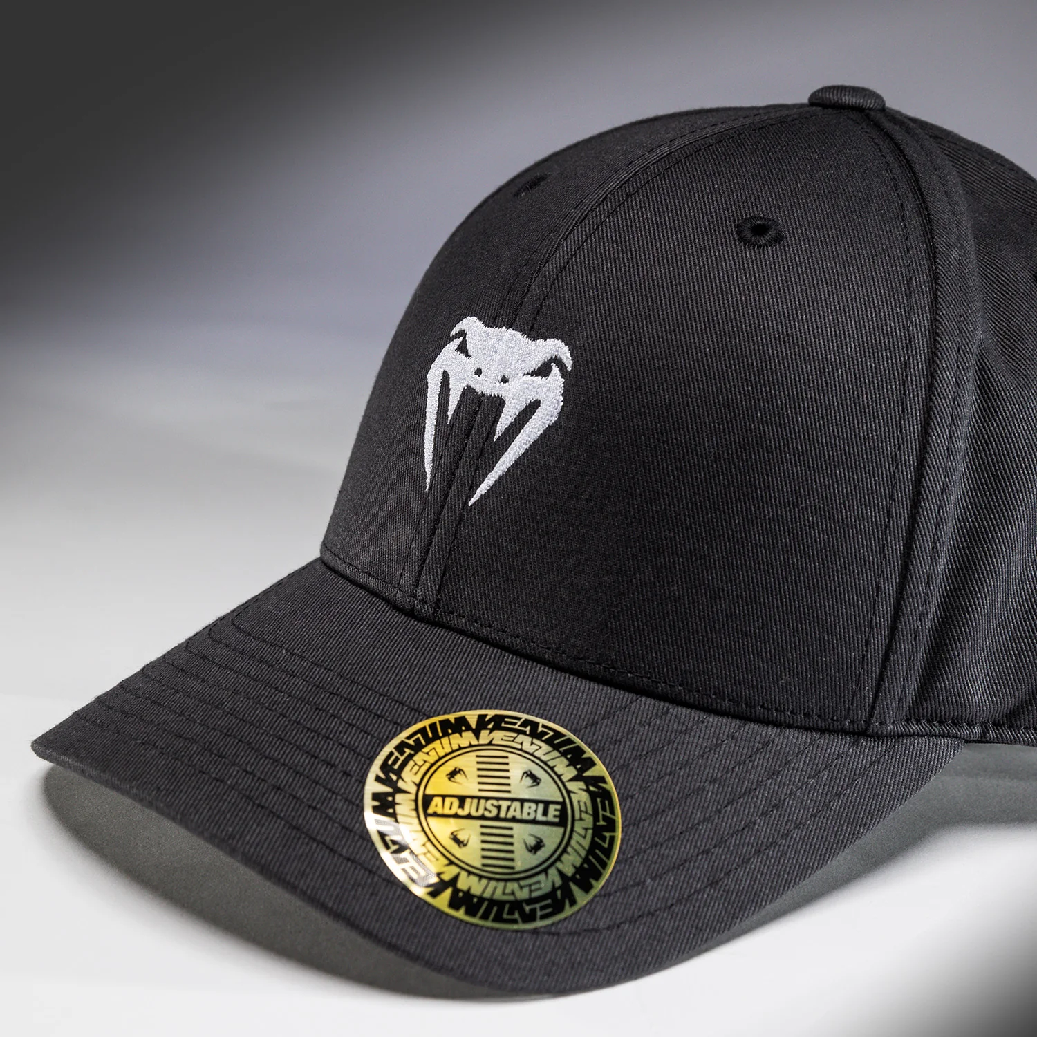 Venum Classic 2.0 Gorra - Negra - Image 4