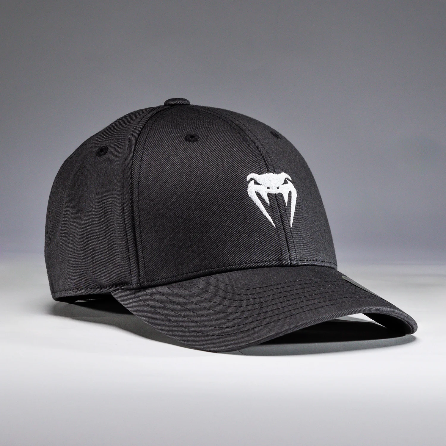 Venum Classic 2.0 Gorra - Negra - Image 5