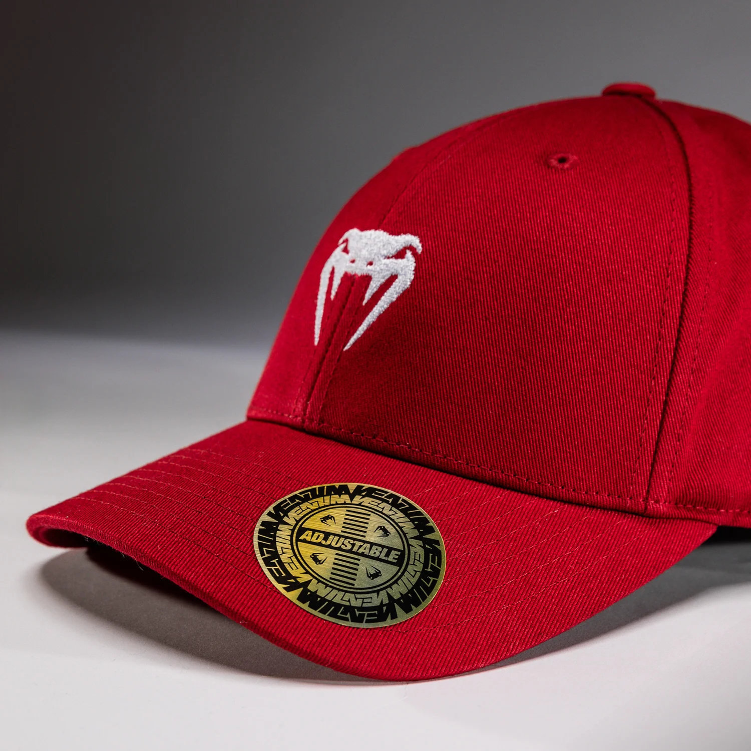 Venum Classic 2.0 Gorra - Rojo Cereza - Image 5