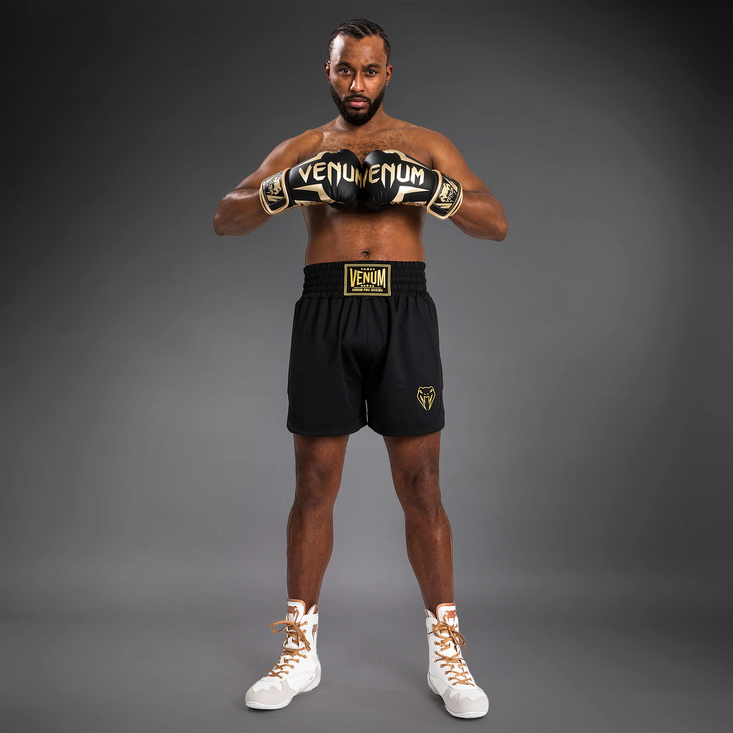 Venum Classic Boxing Shorts - Negro/Dorado - Image 4