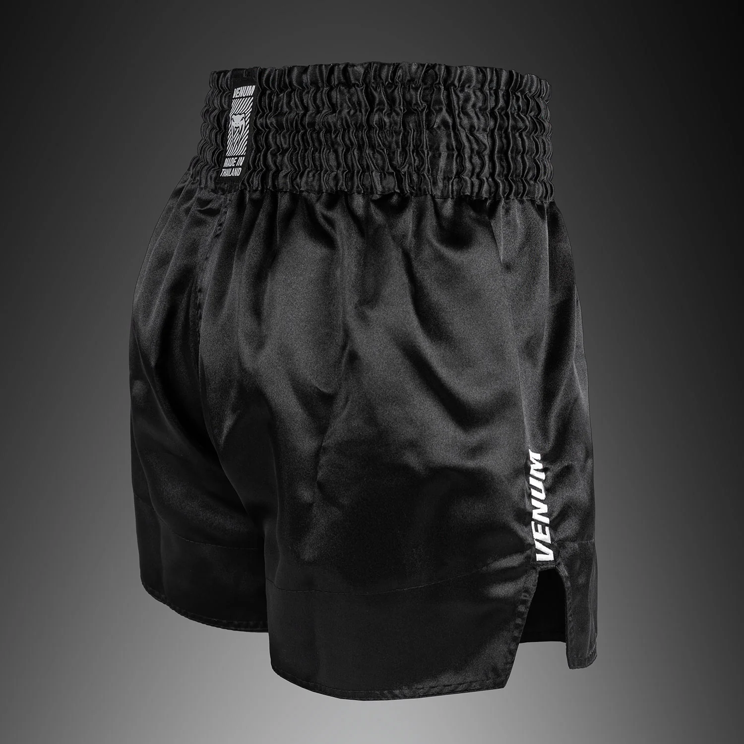 Venum Classic Evo Pantalón corto de Muay Thai - Negro/Blanco - Image 3