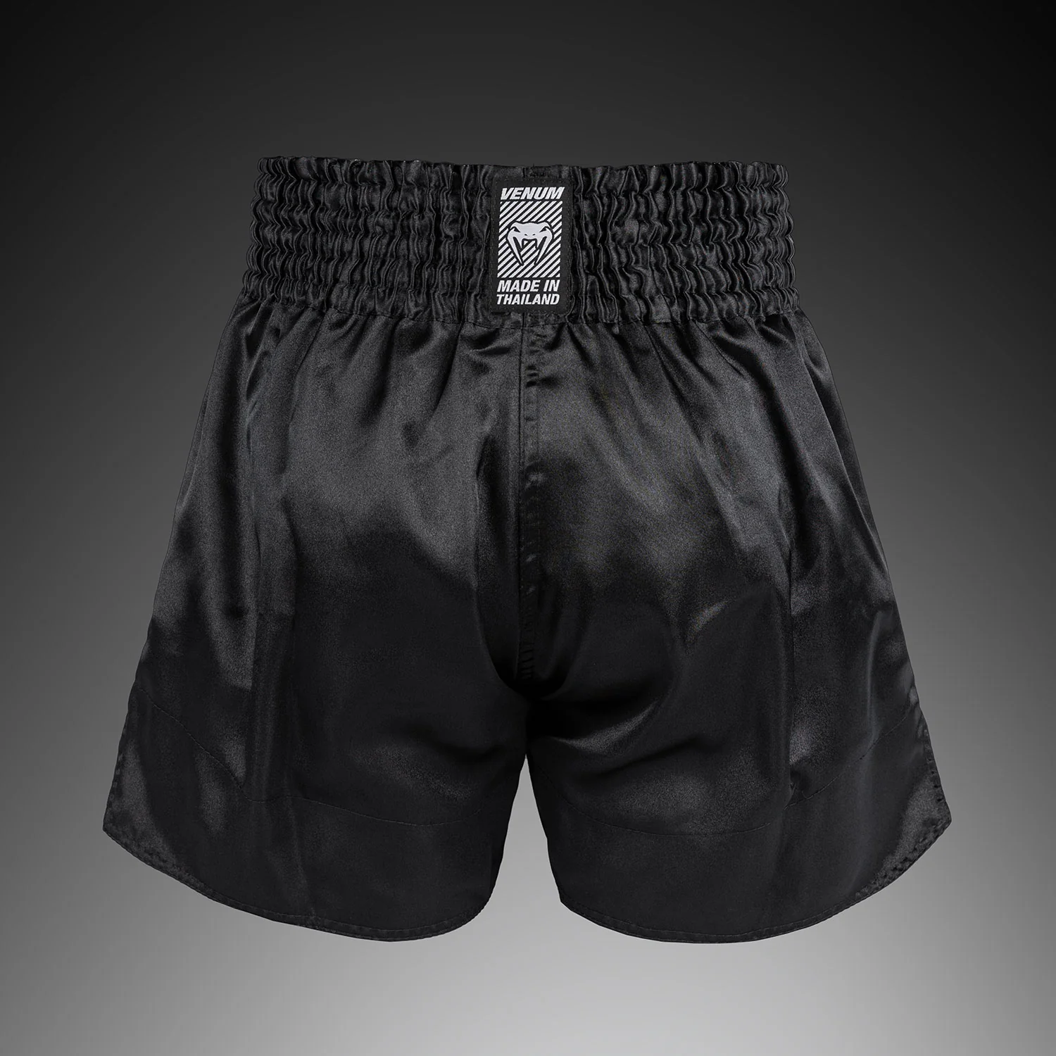 Venum Classic Evo Pantalón corto de Muay Thai - Negro/Blanco - Image 4