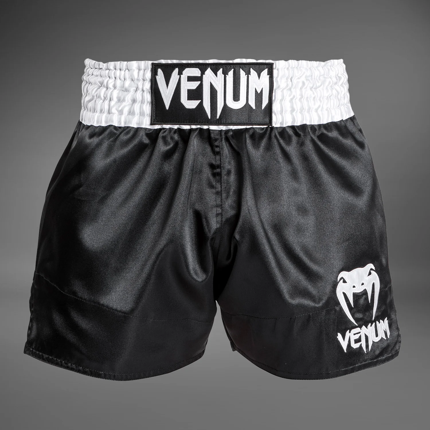 Venum Classic - Muay Thai Short Blanco/Negro/Blanco