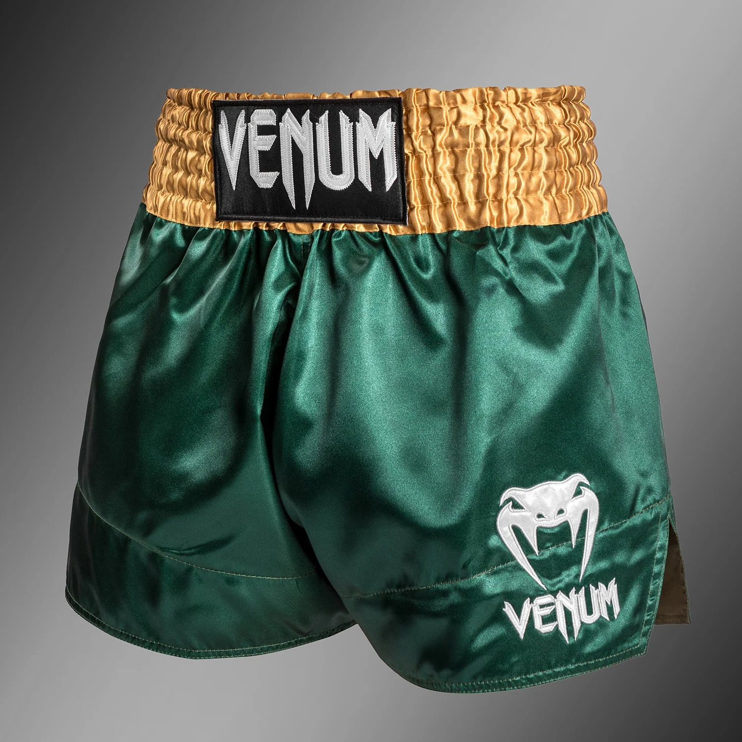 Venum Classic - Muay Thai Short - Verde/Dorado/Blanco - Image 2