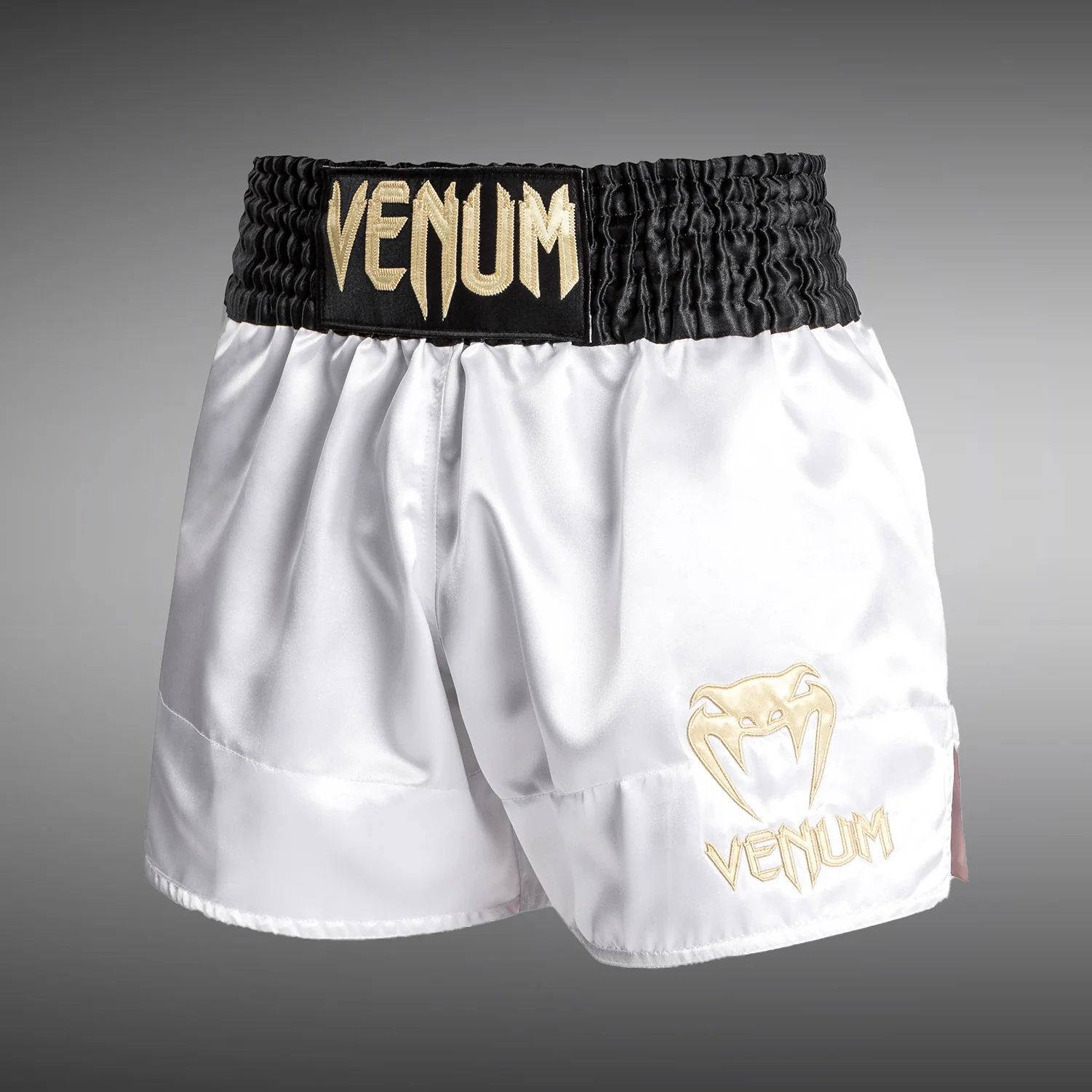 Venum Classic Muay Thai Shorts - Negro/Blanco/Oro - Image 2