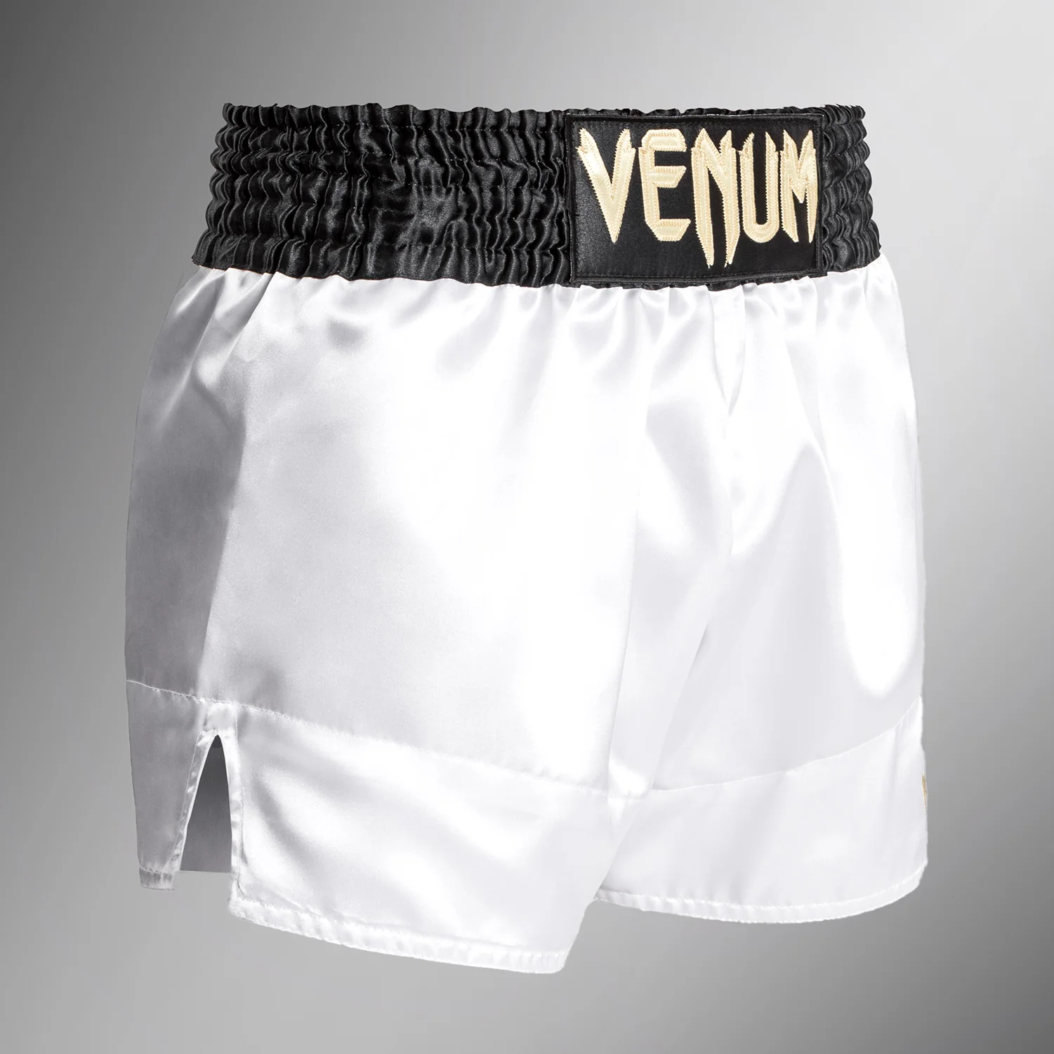 Venum Classic Muay Thai Shorts - Negro/Blanco/Oro - Image 3