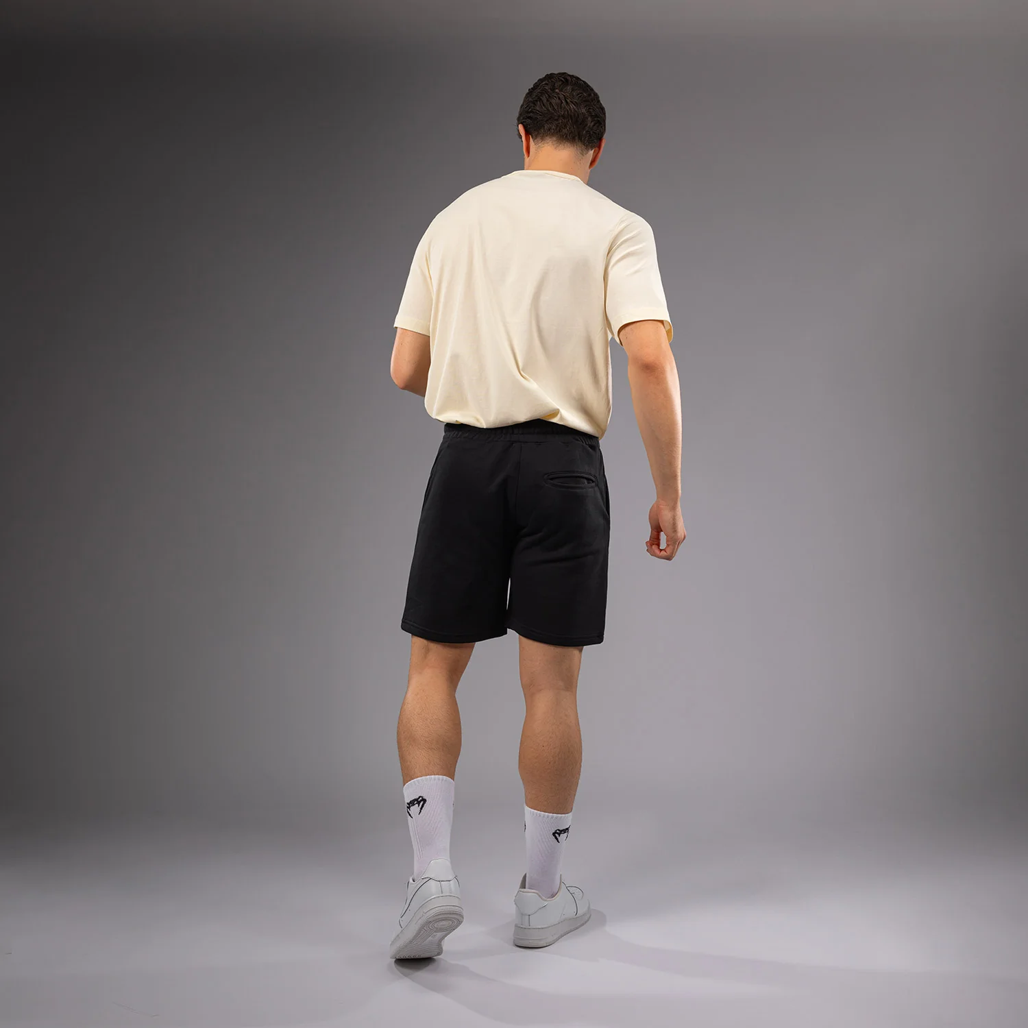 Venum Classic Pantalones Cortos Clásicos - Negro - Image 5