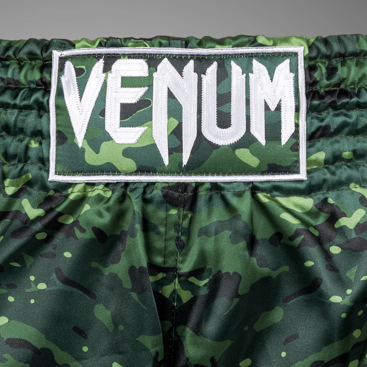Venum Classic Pantalones cortos de Muay Thai - Bosque Camo - Image 4
