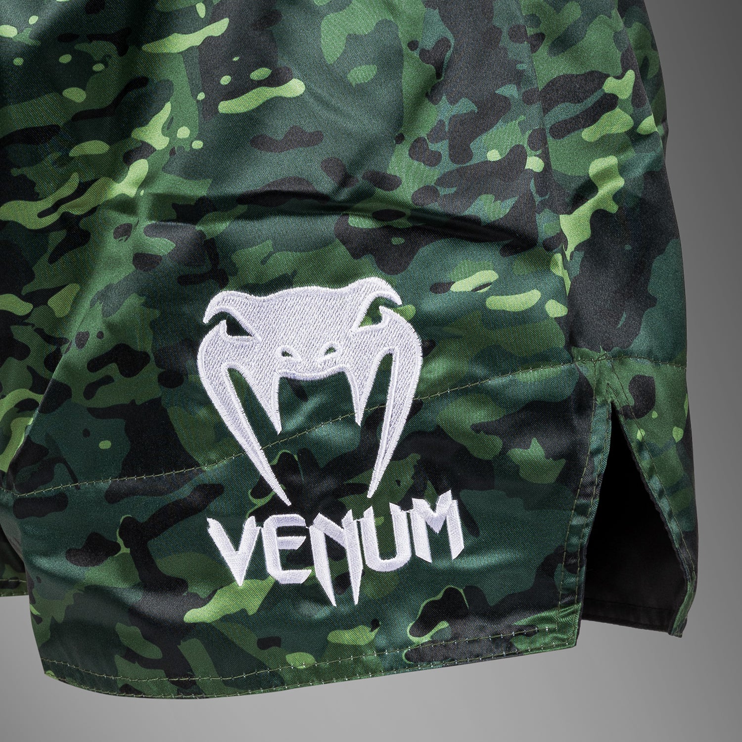 Venum Classic Pantalones cortos de Muay Thai - Bosque Camo - Image 5