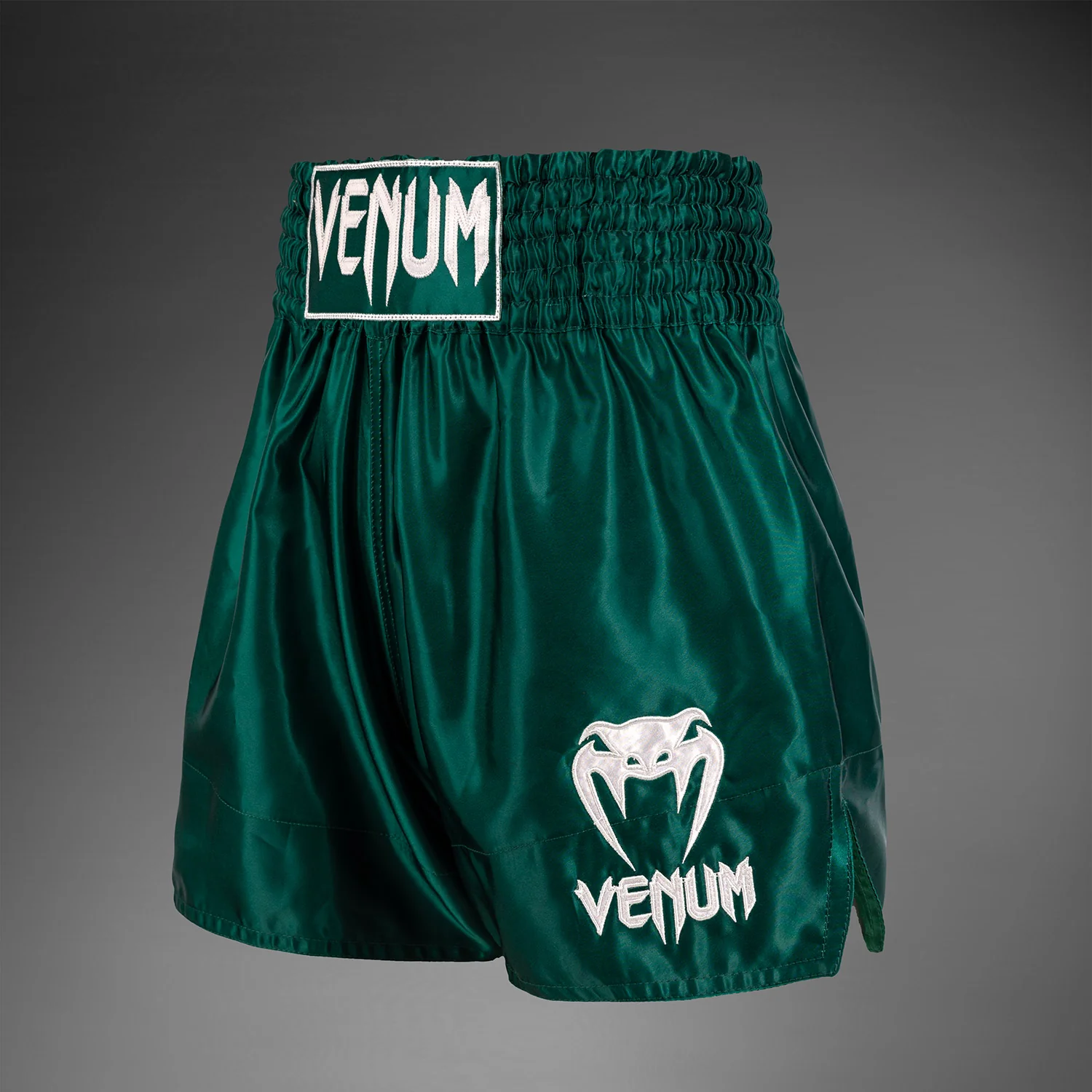 Venum Classic Pantalones Cortos de Muay Thai - Verde bosque - Image 4