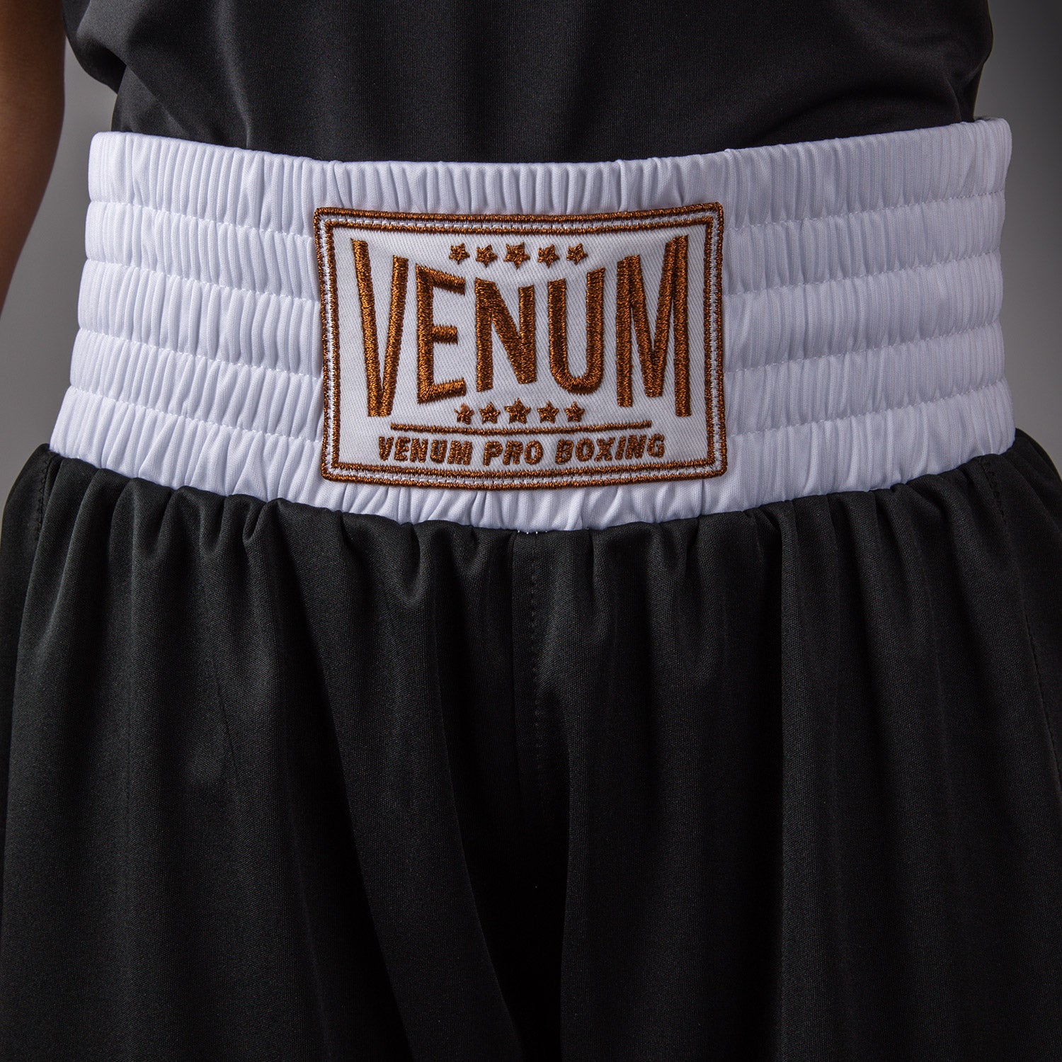 Venum Classic Short de Boxeo Para Niños – Negro/Oro - Image 4