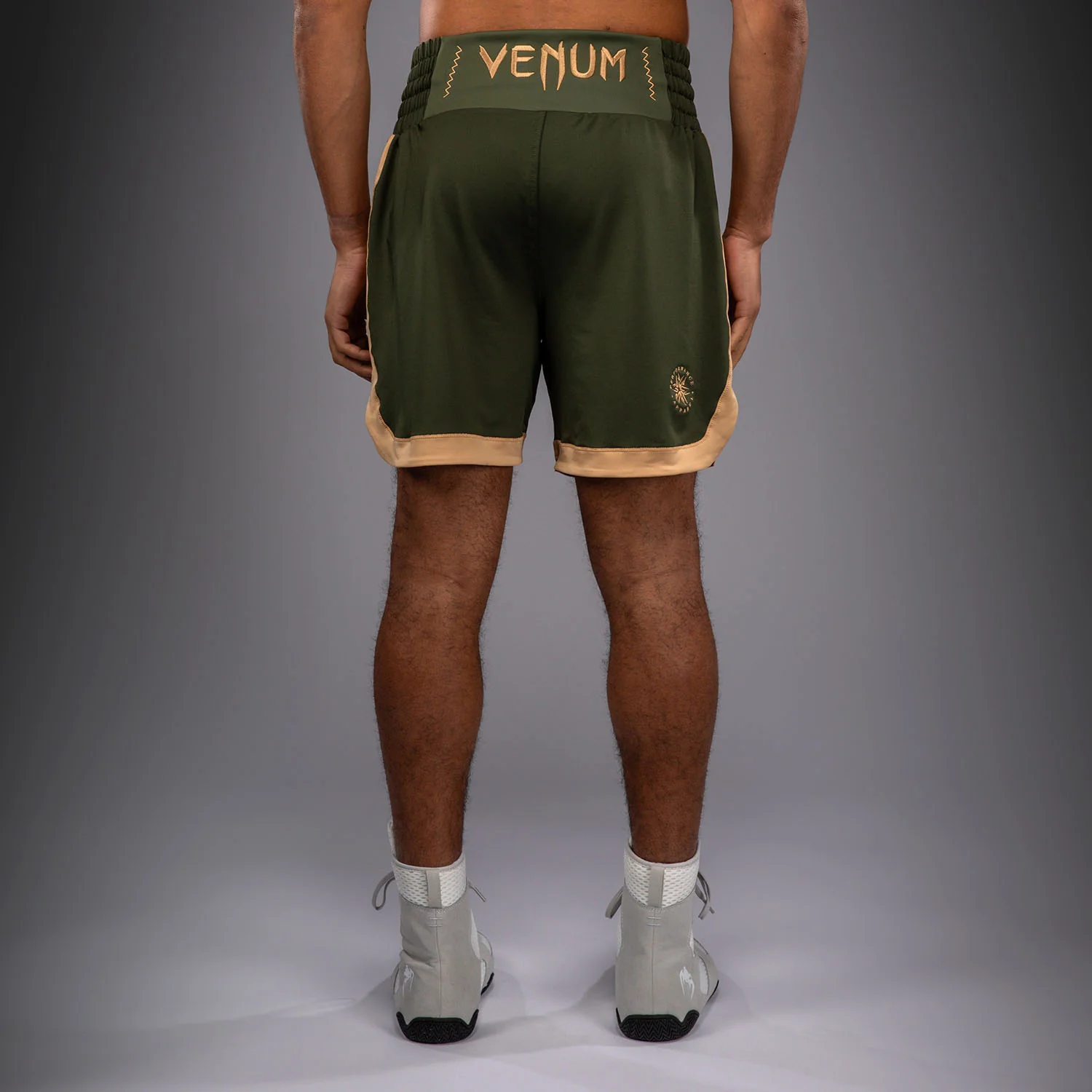 Venum Classic Short de Boxeo - Verde Militar/Arena - Image 3