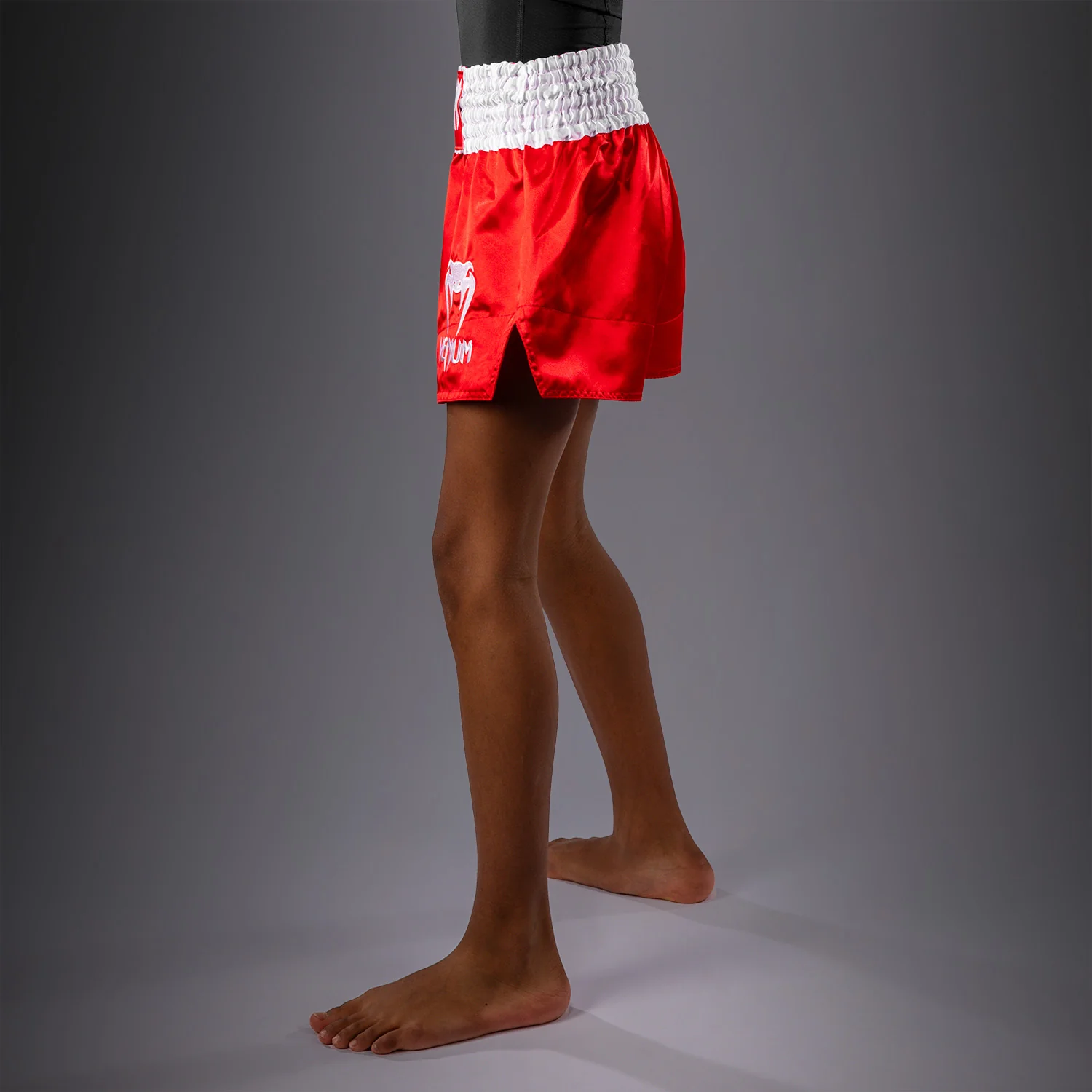 Venum Classic Short de Muay Thai para niños – Rojo Fuego - Image 3