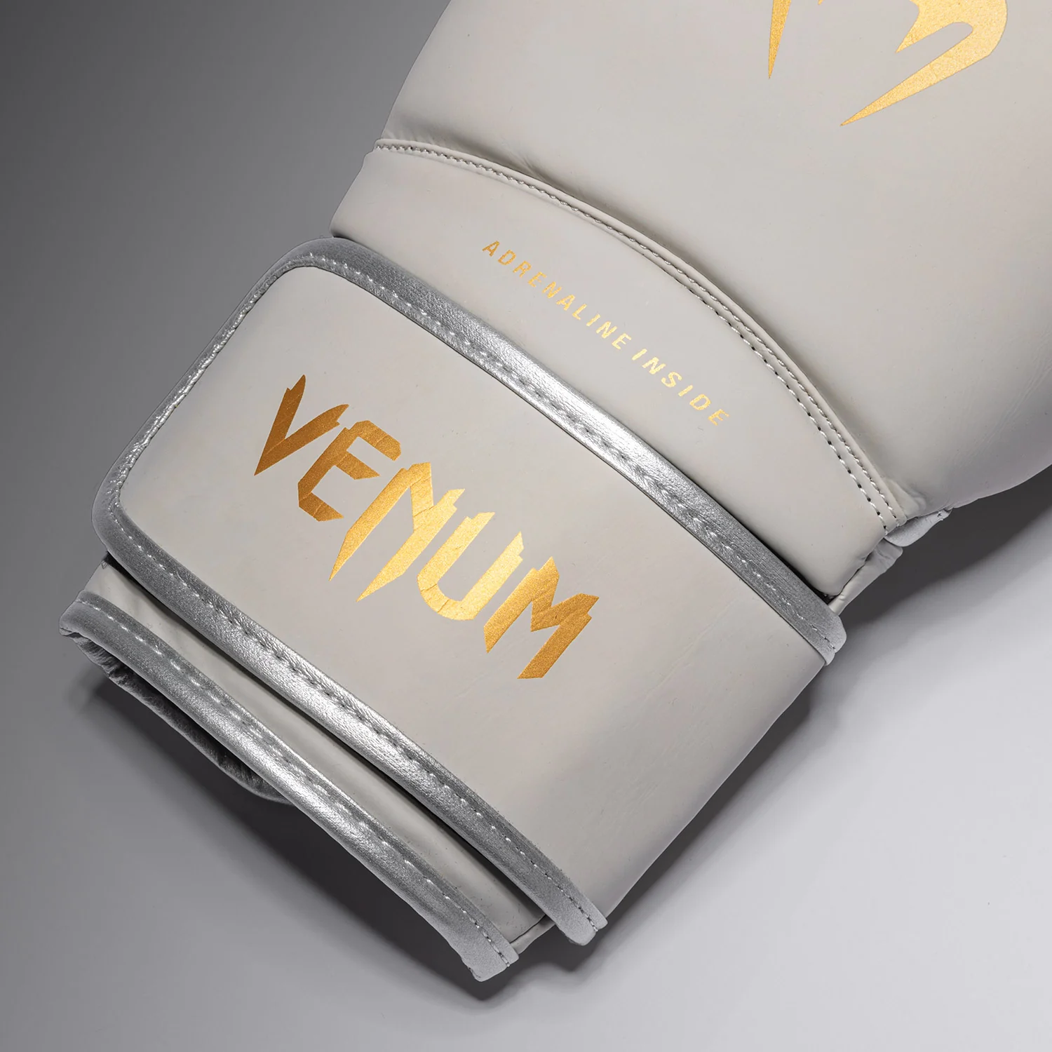 Venum Contender 1.5 Guantes de Boxeo - Marfil/Dorado - Image 4
