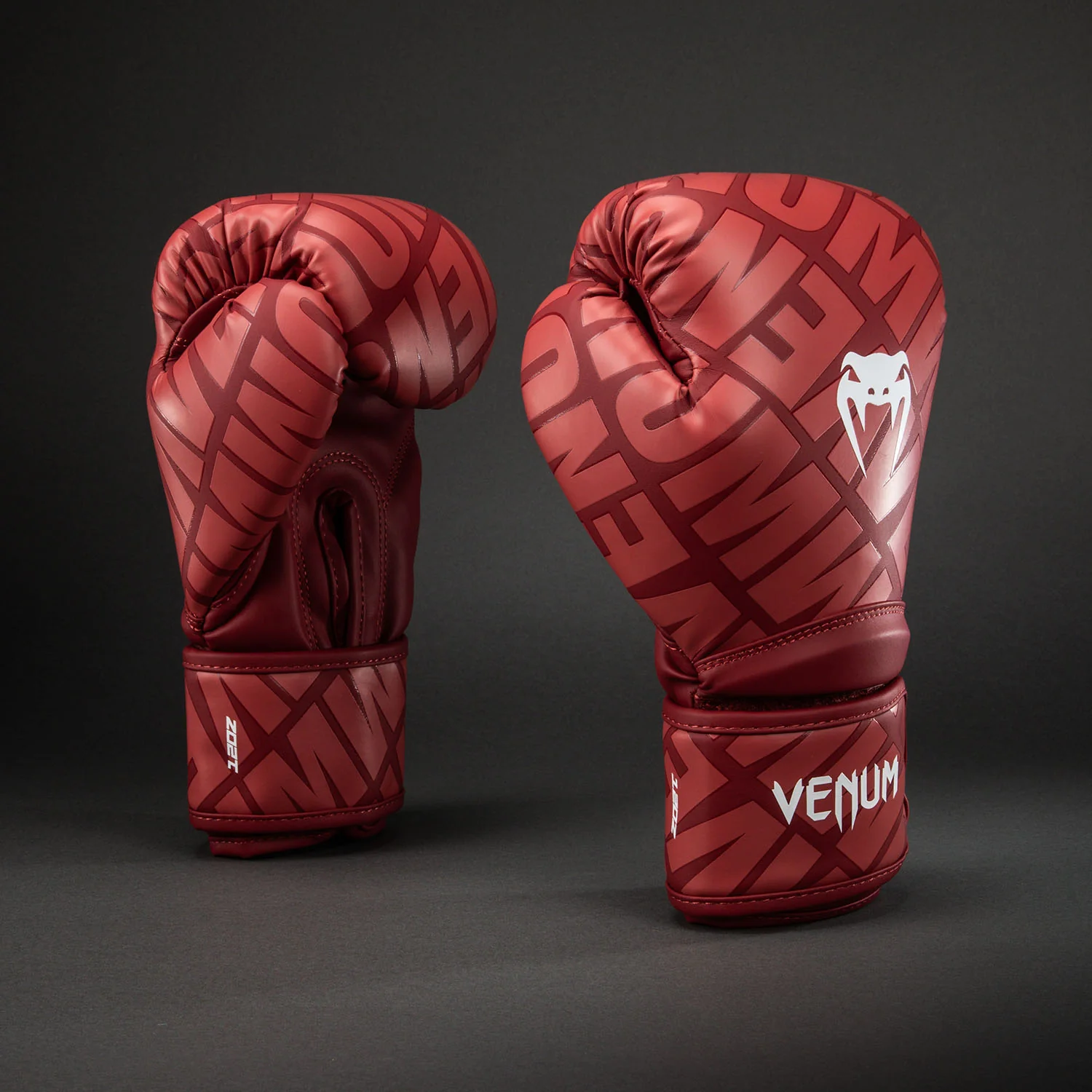 Venum Contender 1.5 XT 3D Guantes de Boxeo – Rojo Cereza/Blanco - Image 2
