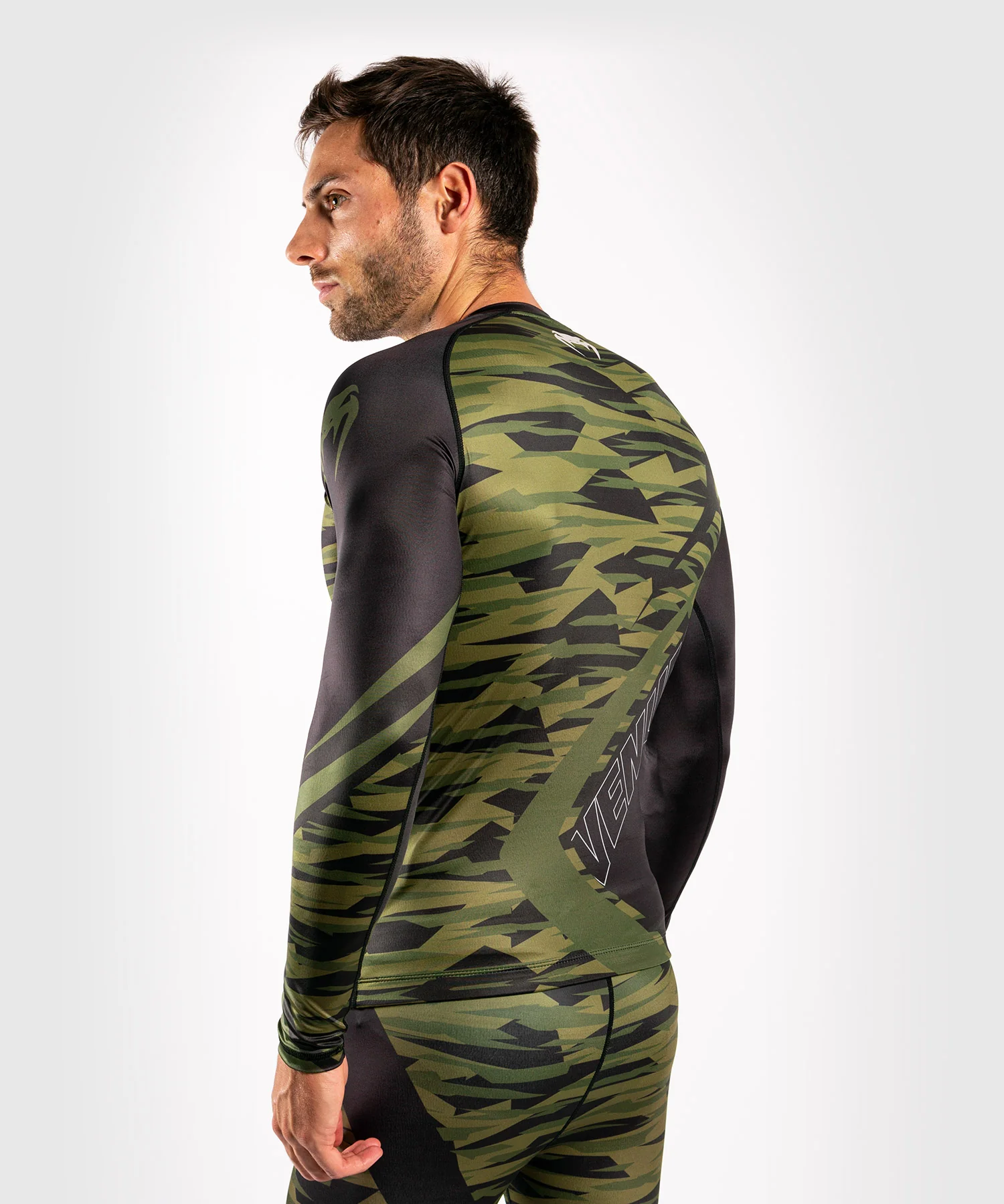 Venum Contender 5.0 Rashguard – Mangas Largas - Camo kaki - Image 3