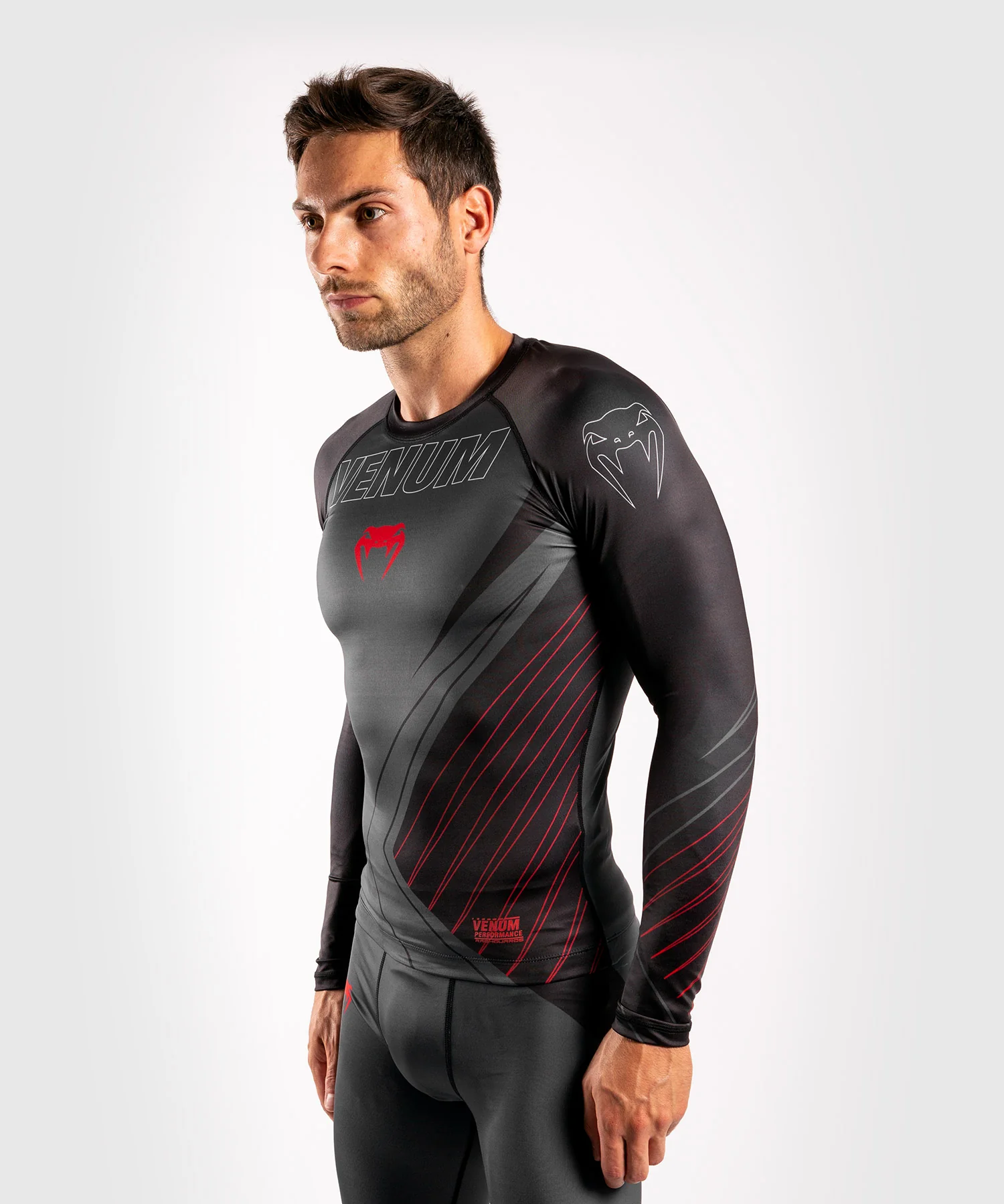 Venum Contender 5.0 Rashguard – Mangas Largas - Negro/Rojo - Image 2