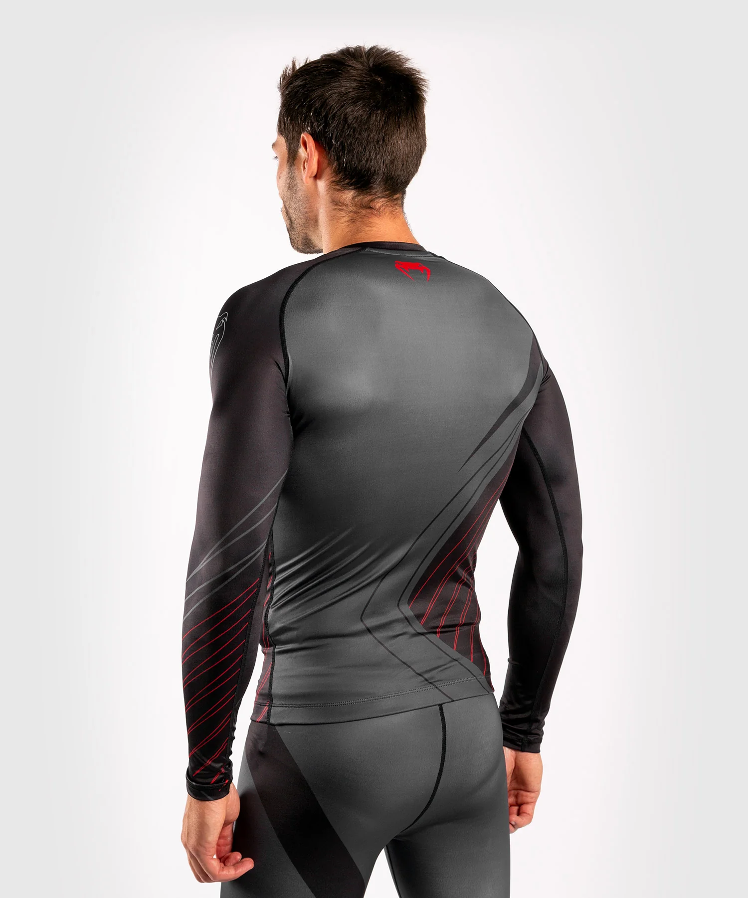 Venum Contender 5.0 Rashguard – Mangas Largas - Negro/Rojo - Image 3