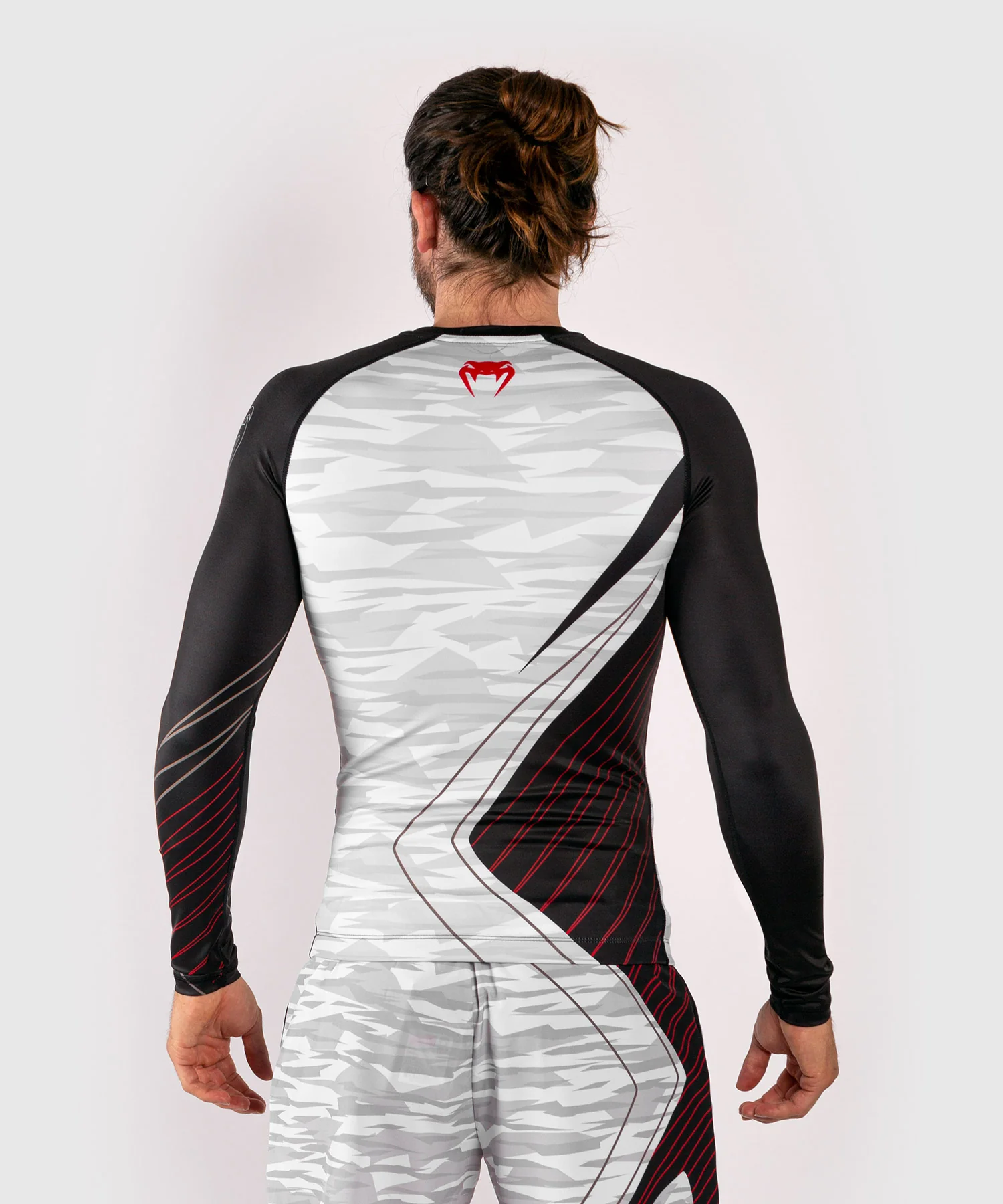 Venum Contender 5.0 Rashguard – Mangas Largas - White/Camo - Image 4