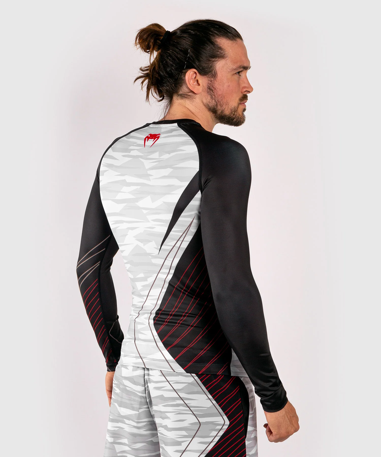 Venum Contender 5.0 Rashguard – Mangas Largas - White/Camo - Image 5