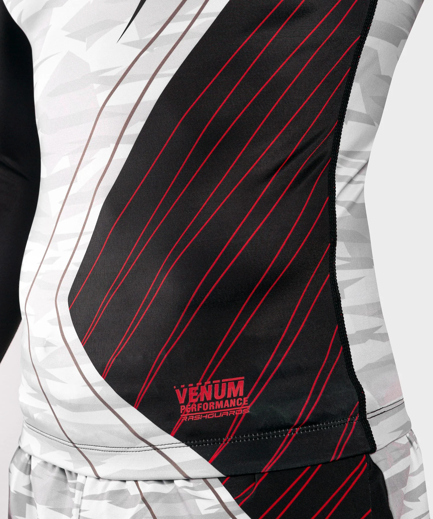 Venum Contender 5.0 Rashguard – Mangas Largas - White/Camo - Image 7