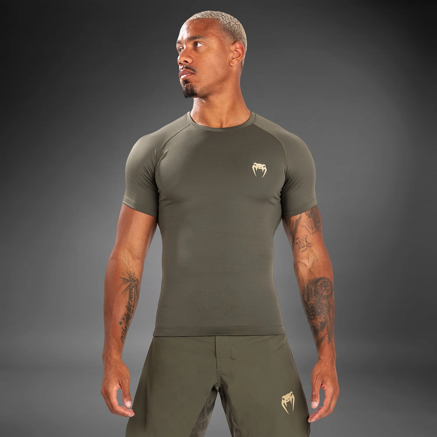 Venum Contender Lycra de manga corta para hombre - Caqui - Image 3