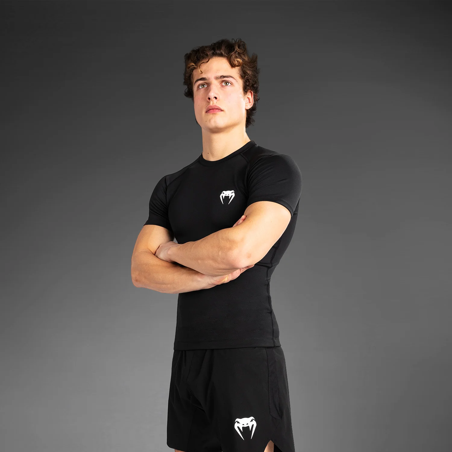 Venum Contender Lycra de manga corta para hombre - Negro/Blanco - Image 5